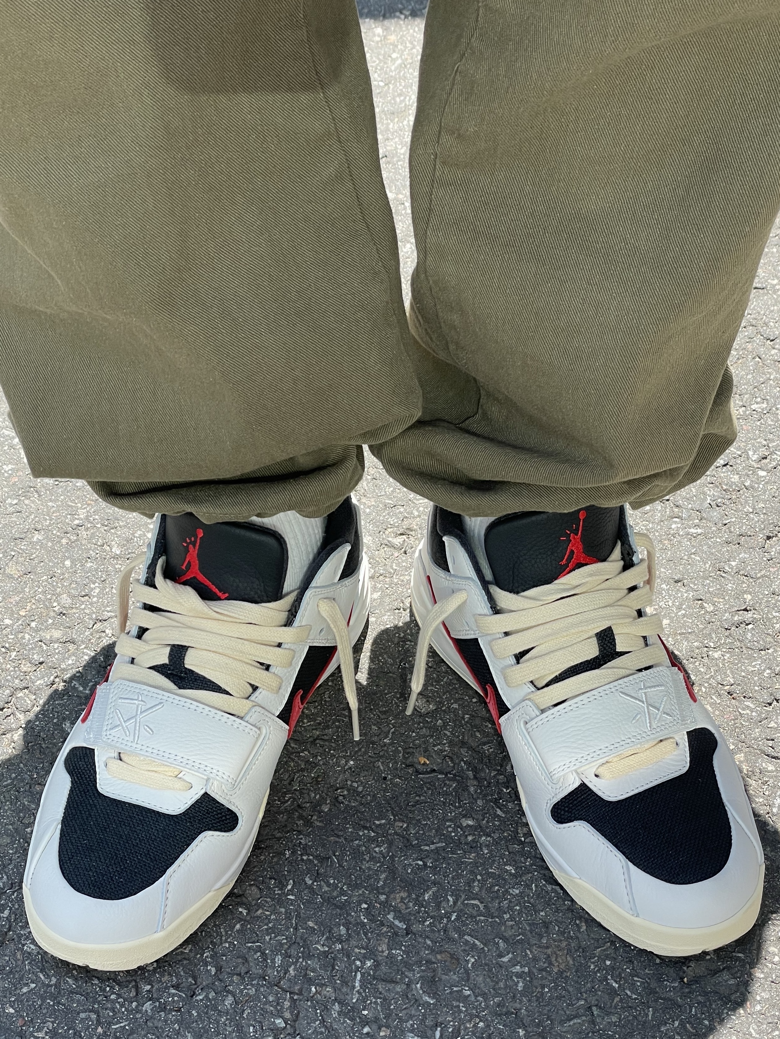 Jordan x Travis Scott Jumpman Jack TR University Red 착용 스타일 - 1
