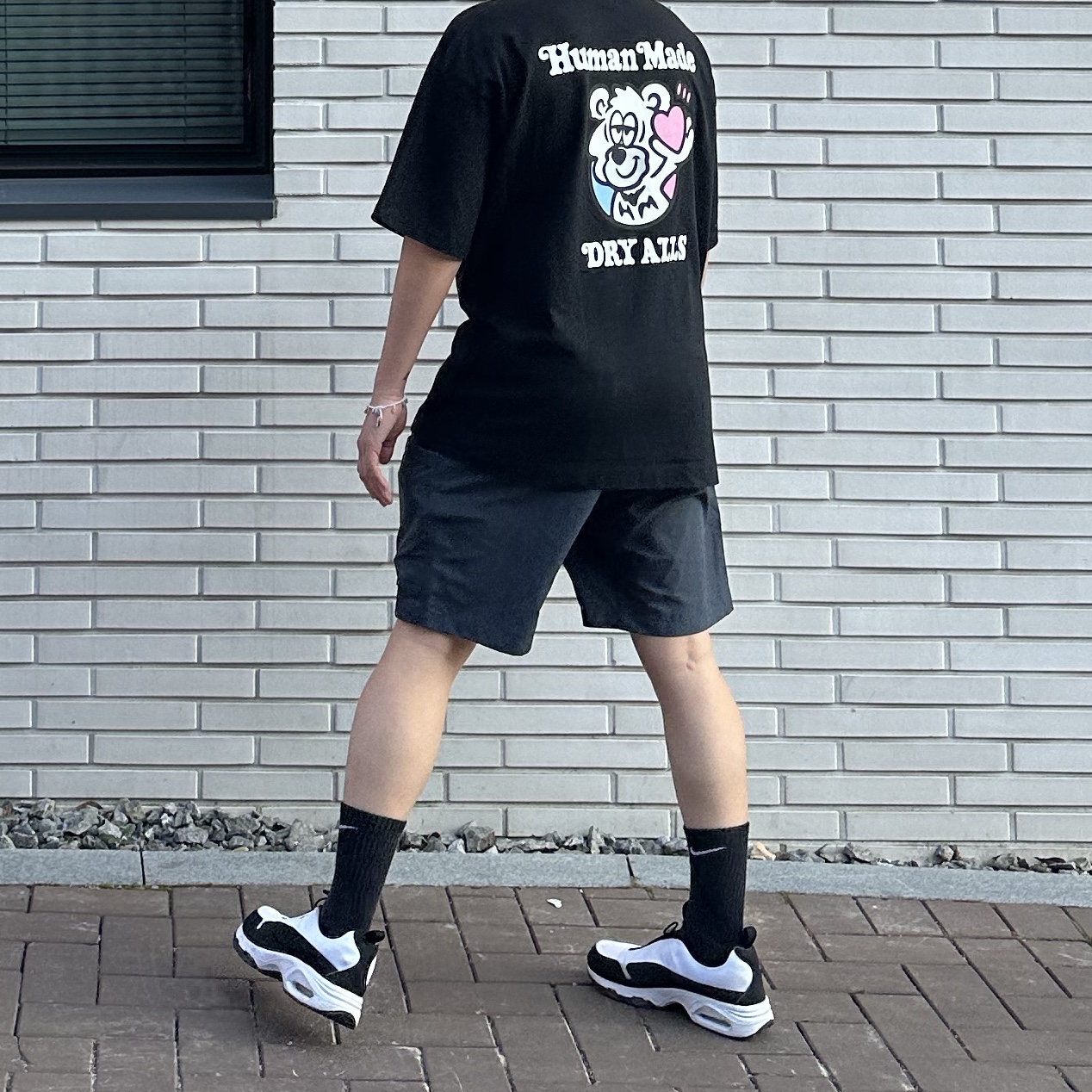 Nike x Comme des Garcons Homme Plus Air Max Sunder SP White Black, Human Made x Verdy Girls Don't Cry Graphic T-Shirt #1 Black 착용 스타일