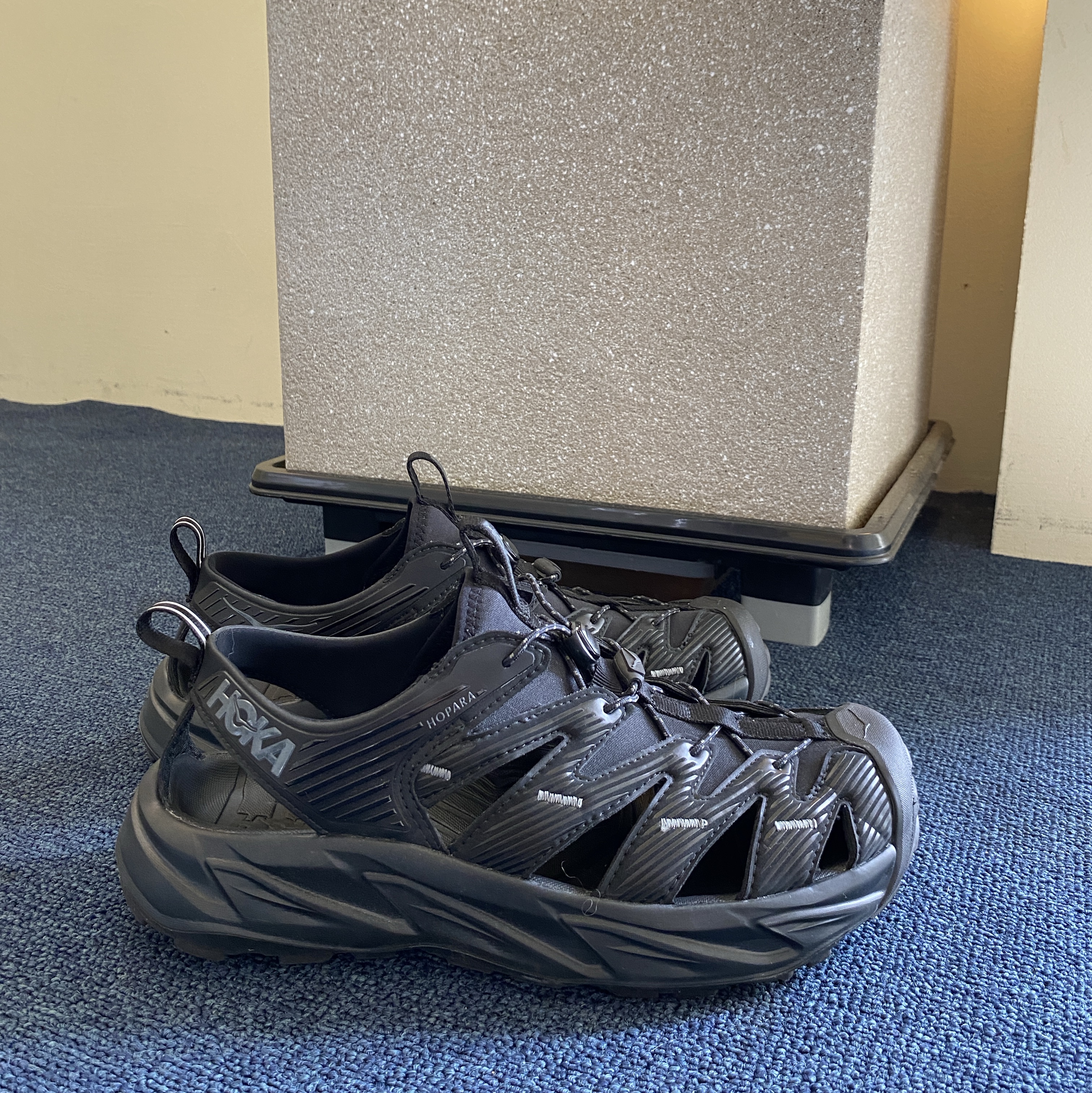 Hoka Hopara Black 착용 스타일