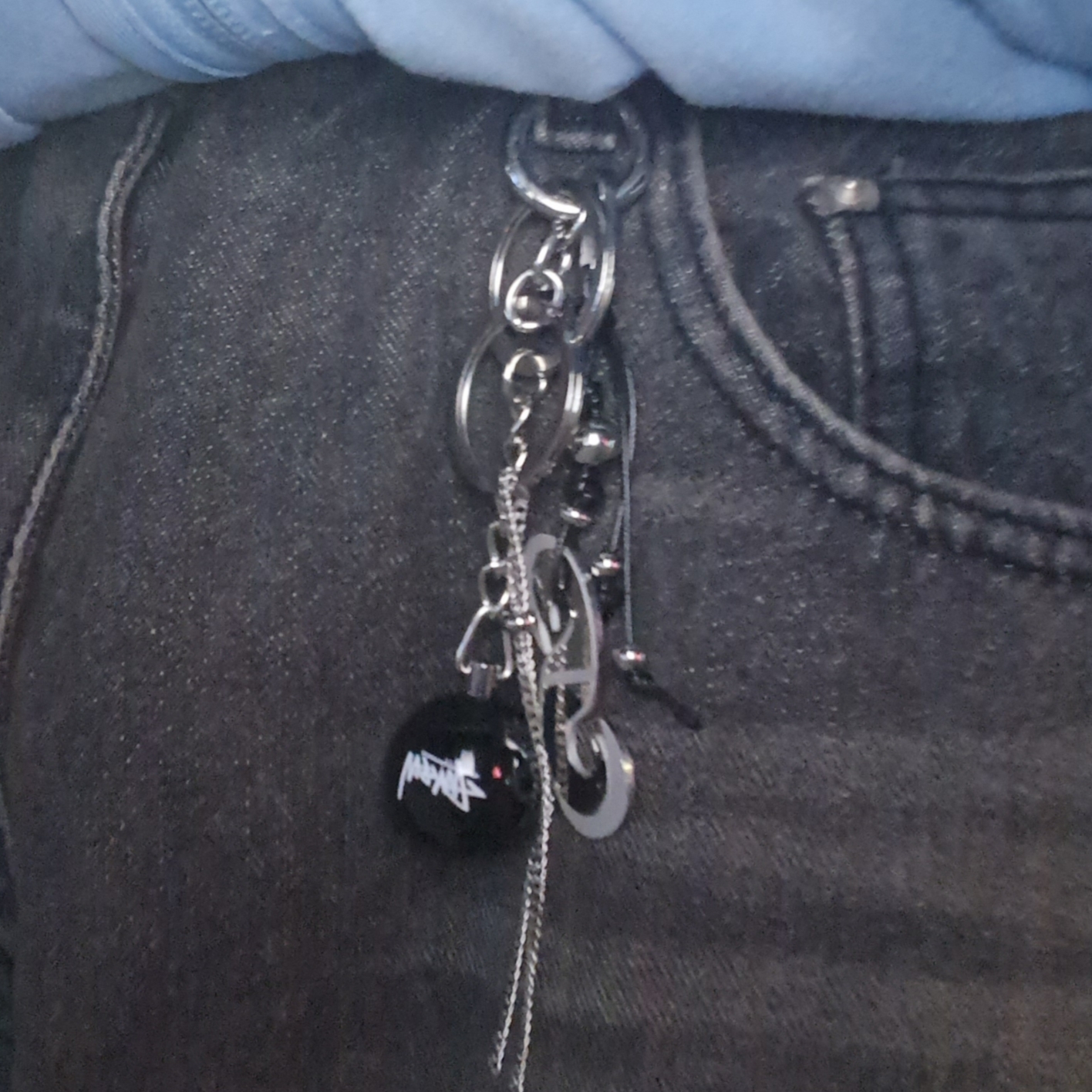 Stussy 8 Ball Keychain Black, Sentiments No.421 Key Ring Silver 착용 스타일