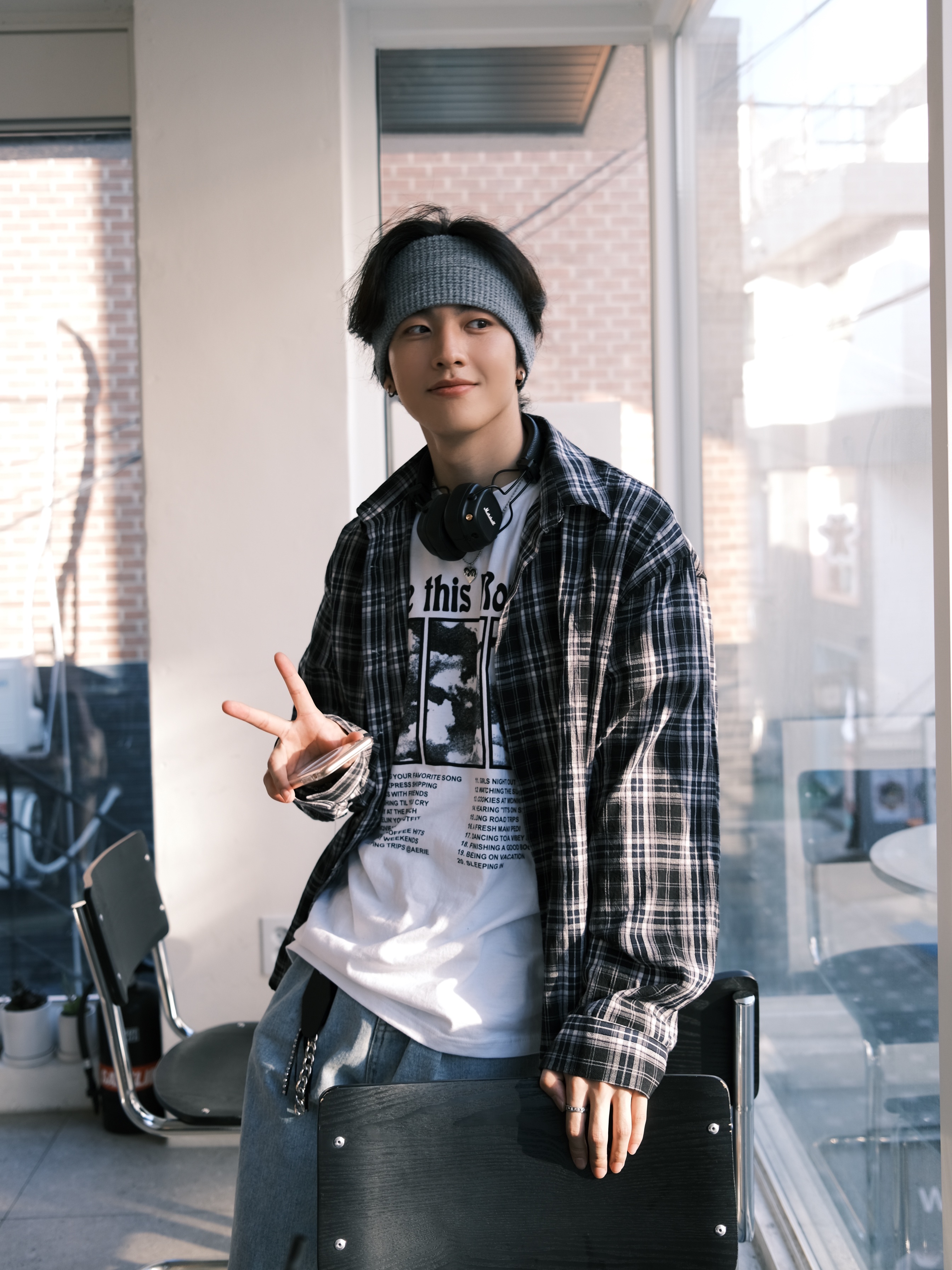 Marshall Major IV Black (Korean Ver.) 착용 스타일 - 2