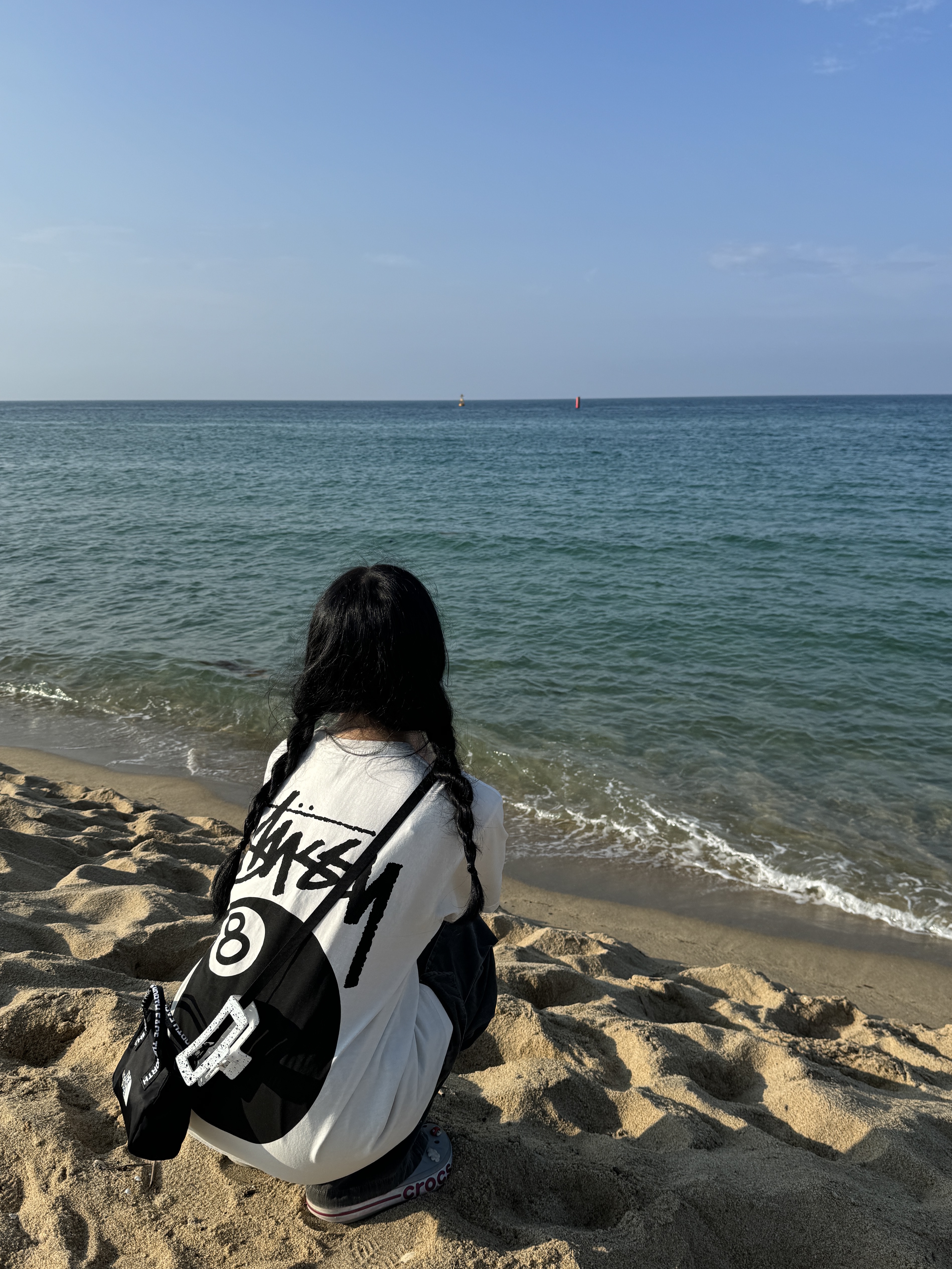 Stussy 8 Ball Pigment Dyed T-Shirt Natural 착용 스타일 - 2