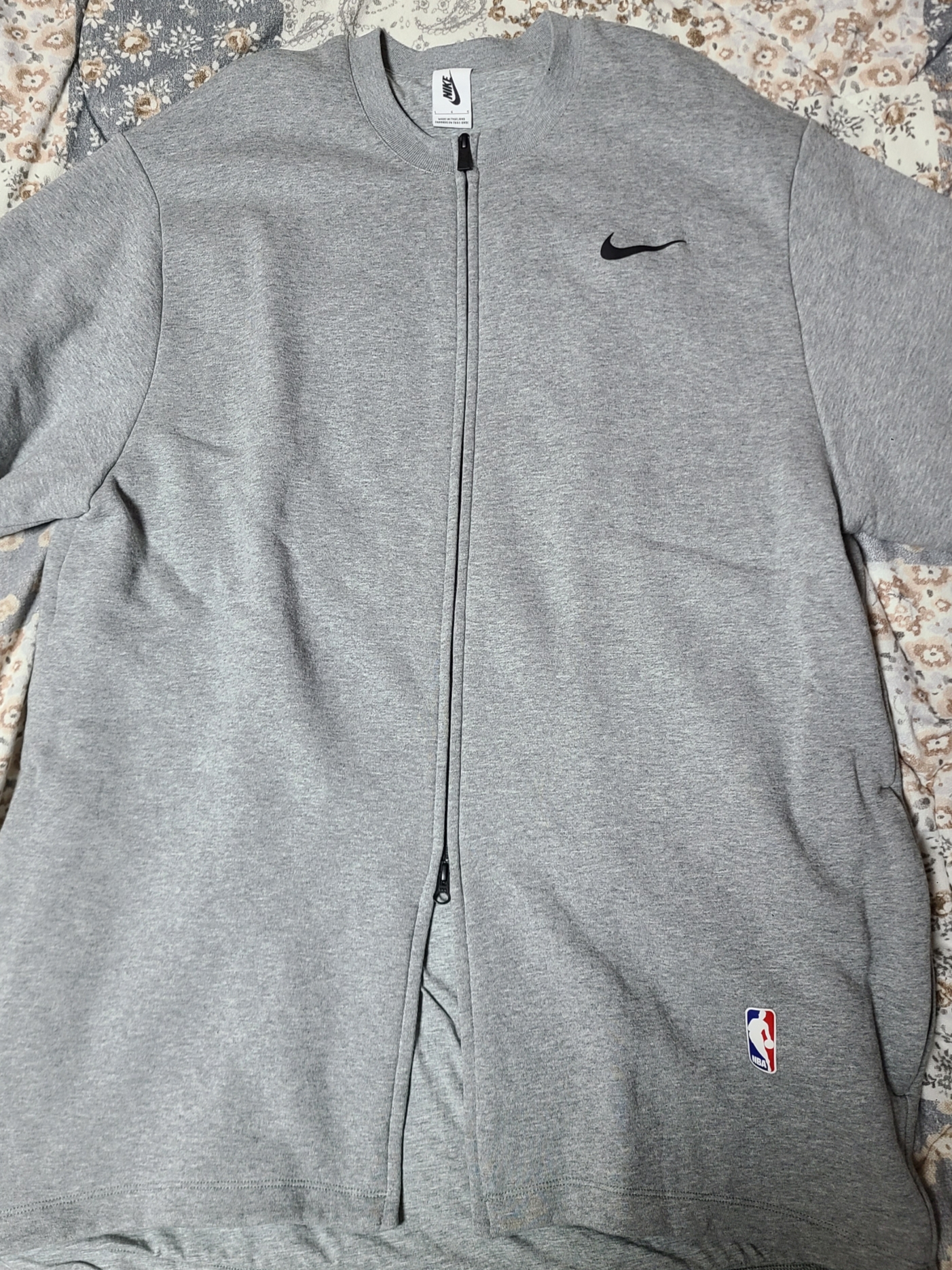 Nike x Fear of God NRG Warm Up Top Dark Grey 착용 스타일 - 1