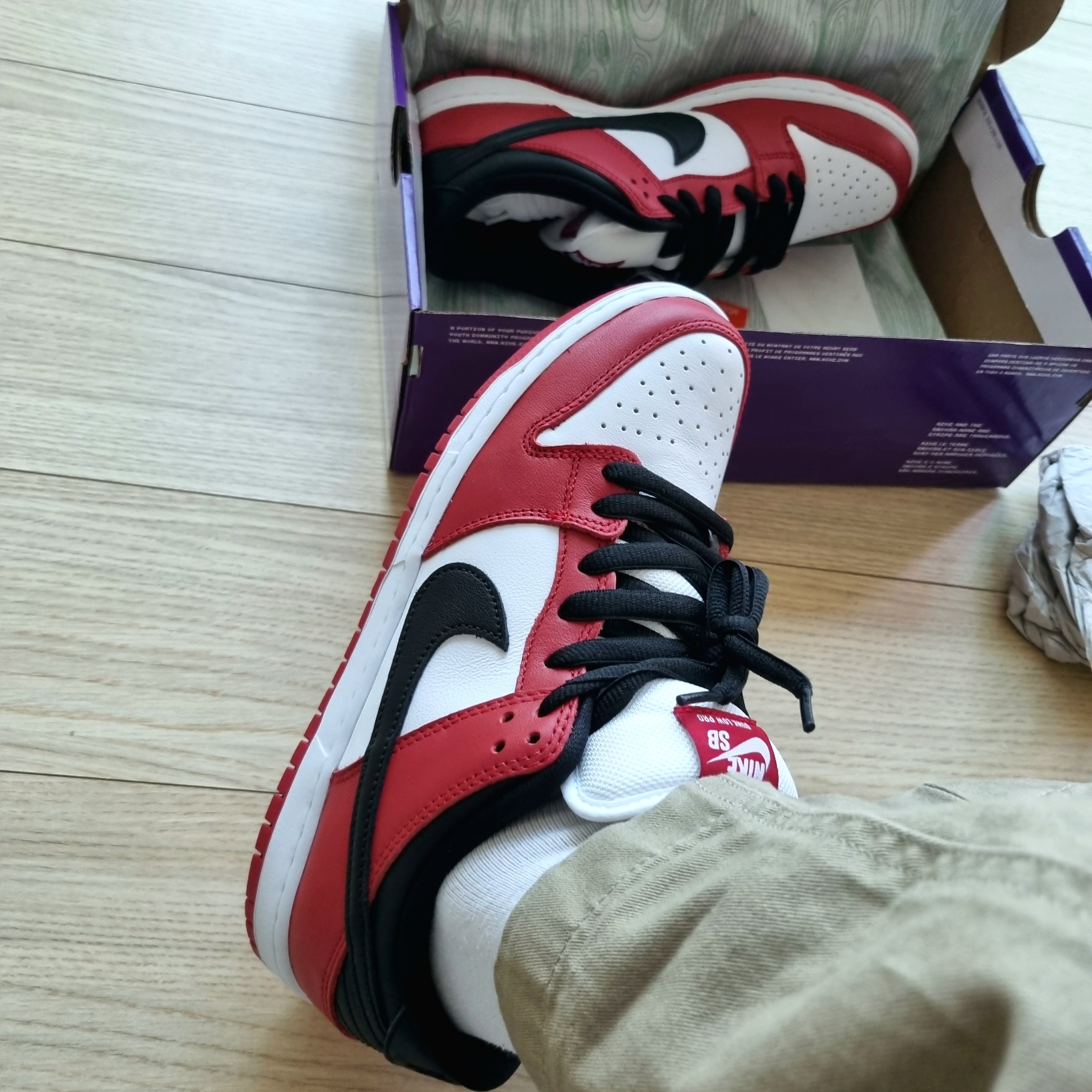 Nike SB Dunk Low Pro Chicago 착용 스타일 - 7