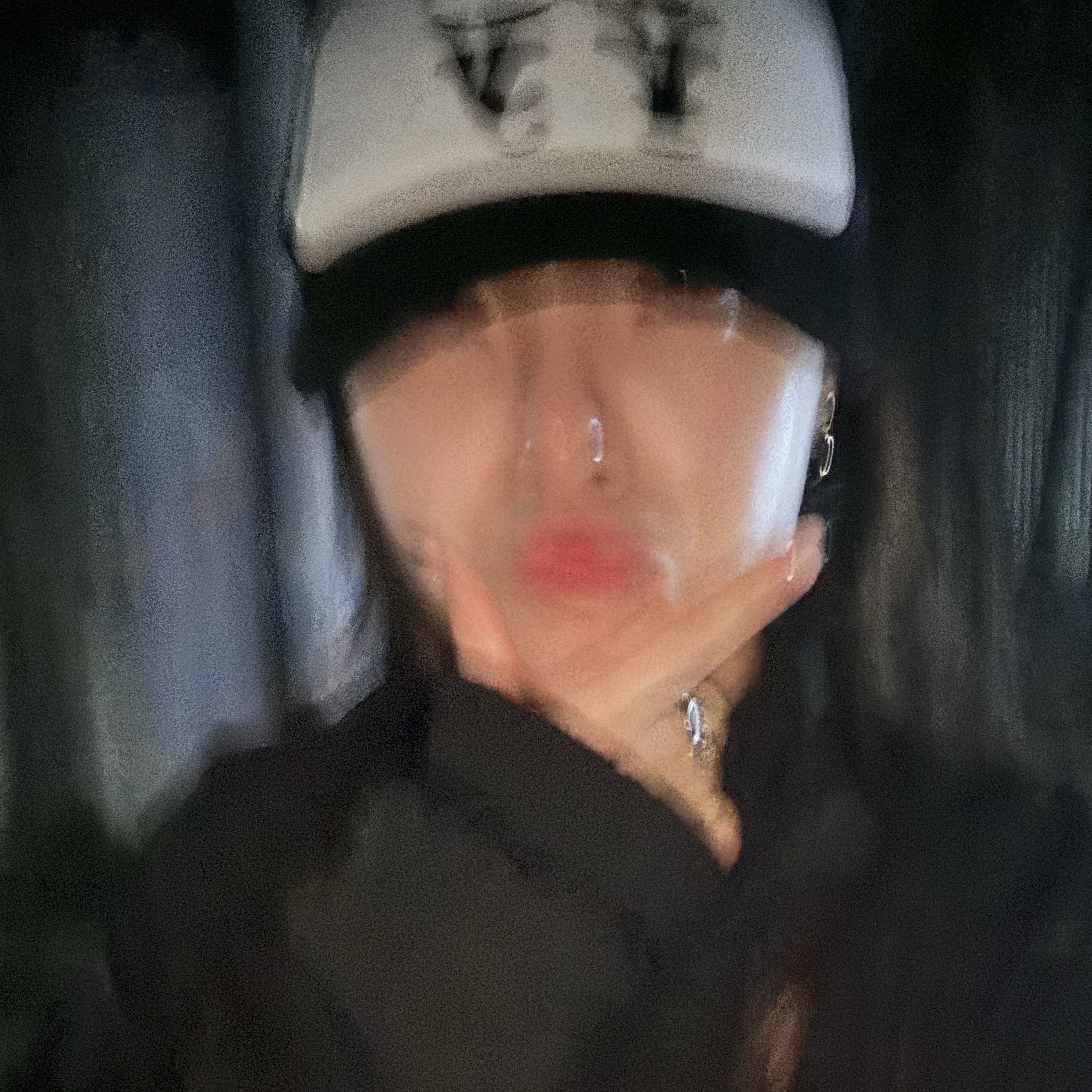 Open Yy x Hello Kitty Trucker Cap Black 착용 스타일