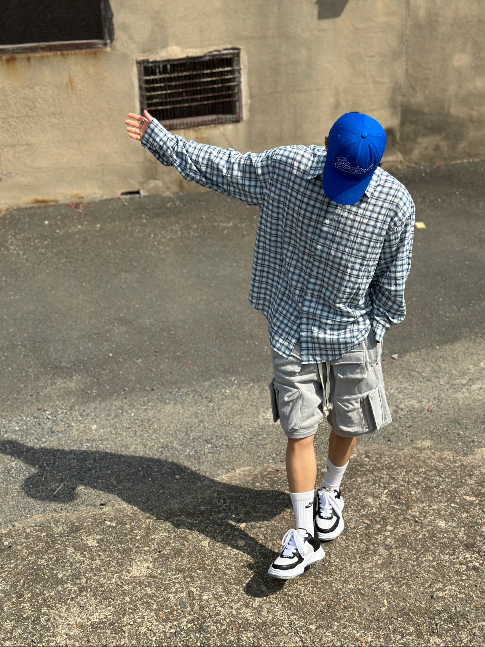 Maison Mihara Yasuhiro Wayne OG Sole Leather Low-top Sneakers Black White 착용 스타일 - 2
