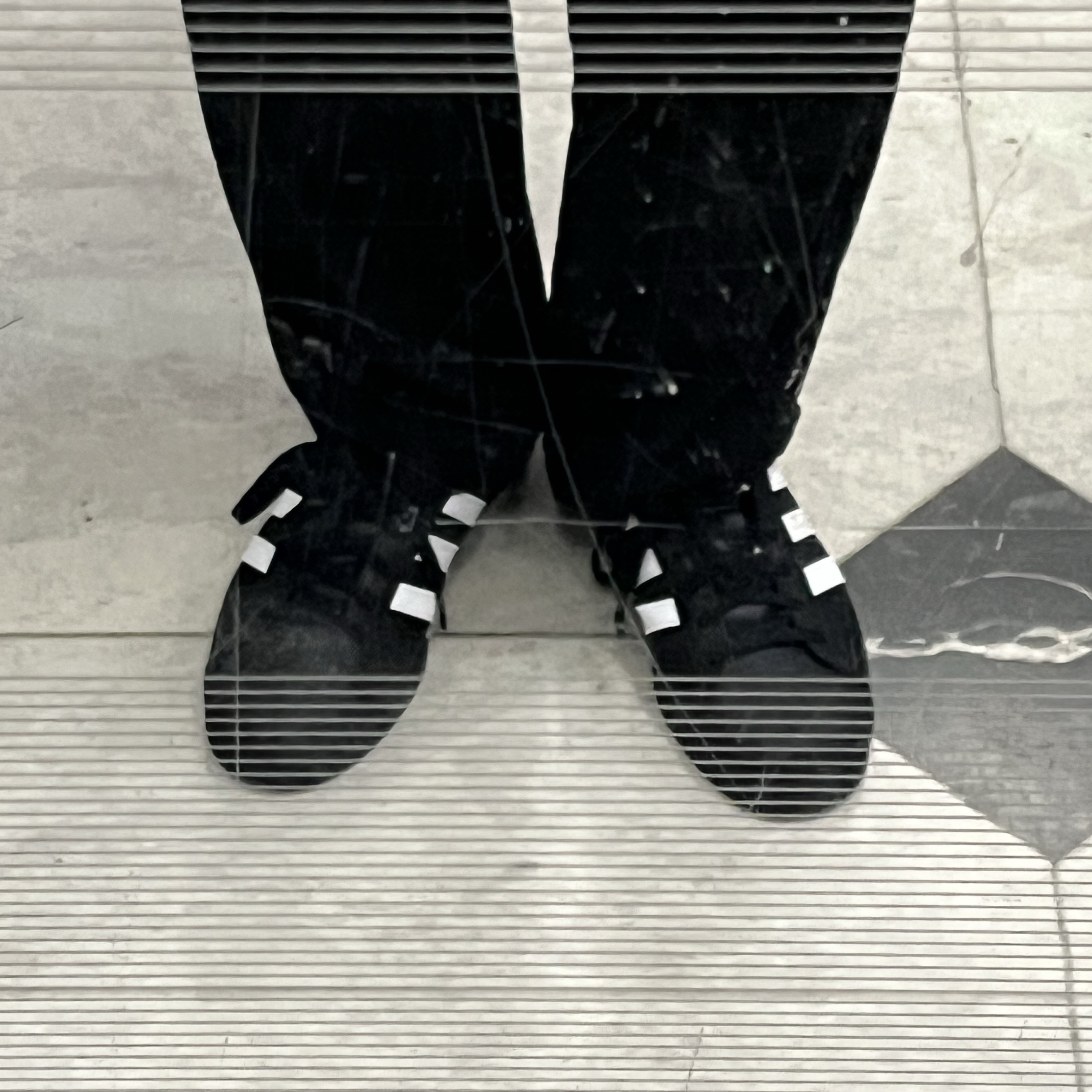 Adidas Superstar Core Black White 착용 스타일