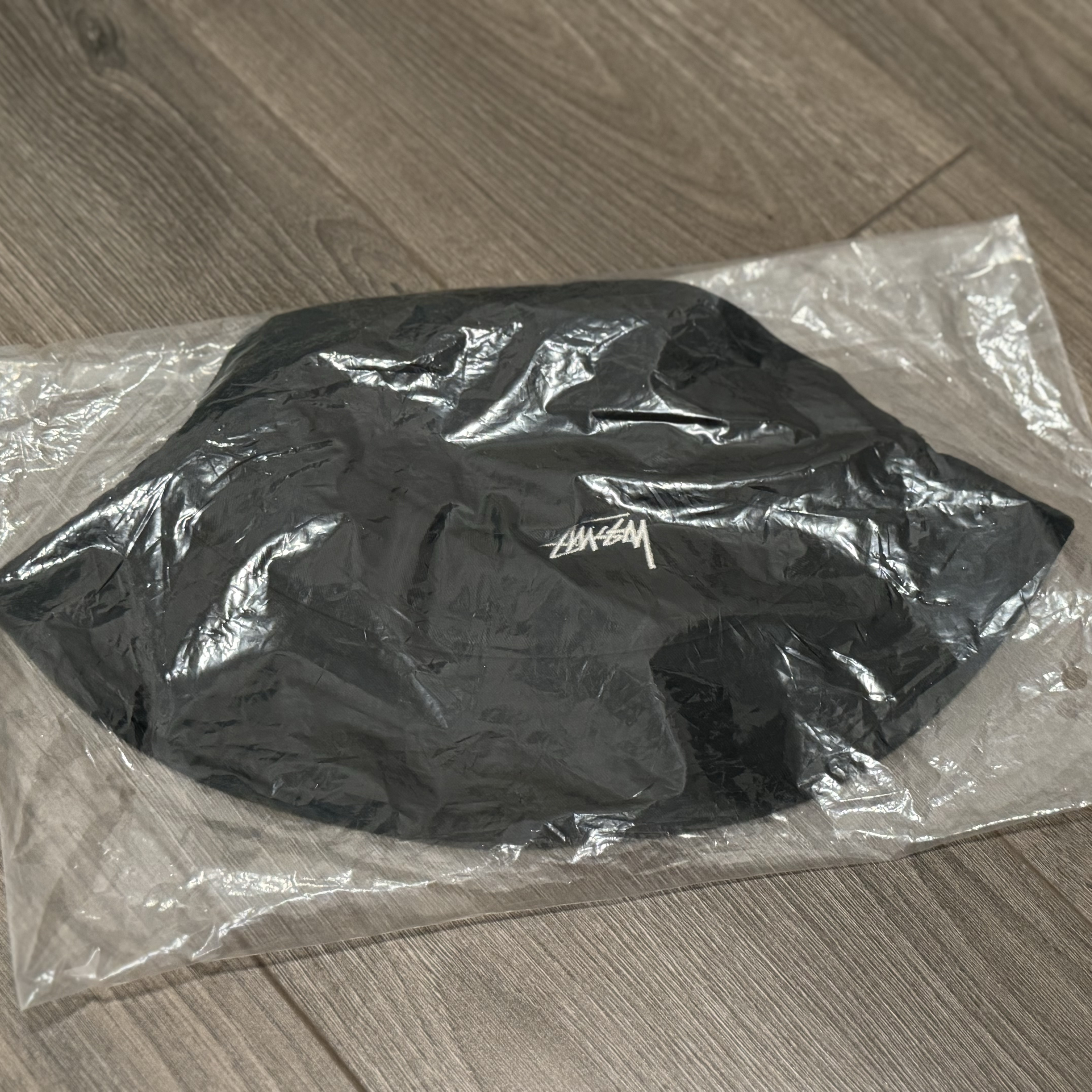 Stussy Stock Bucket Hat Black 착용 스타일