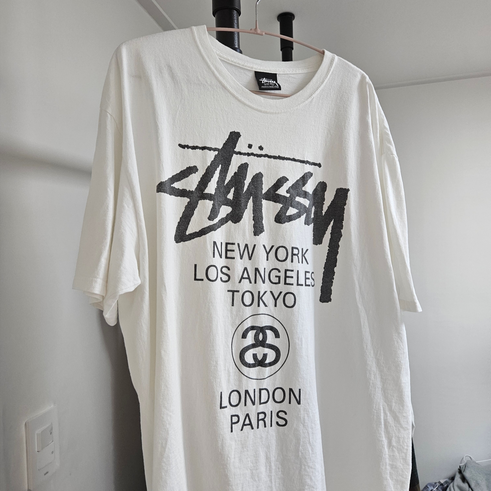 Stussy World Tour T-Shirt White 2023 착용 스타일