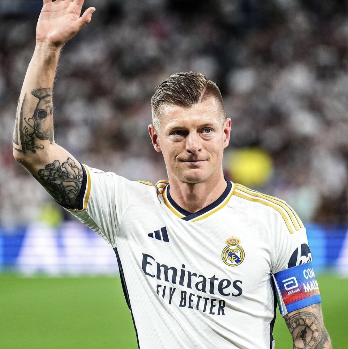 Adidas Real Madrid 2023/24 Home Jersey White - US Sizing (Non Marking Ver.) 착용 스타일