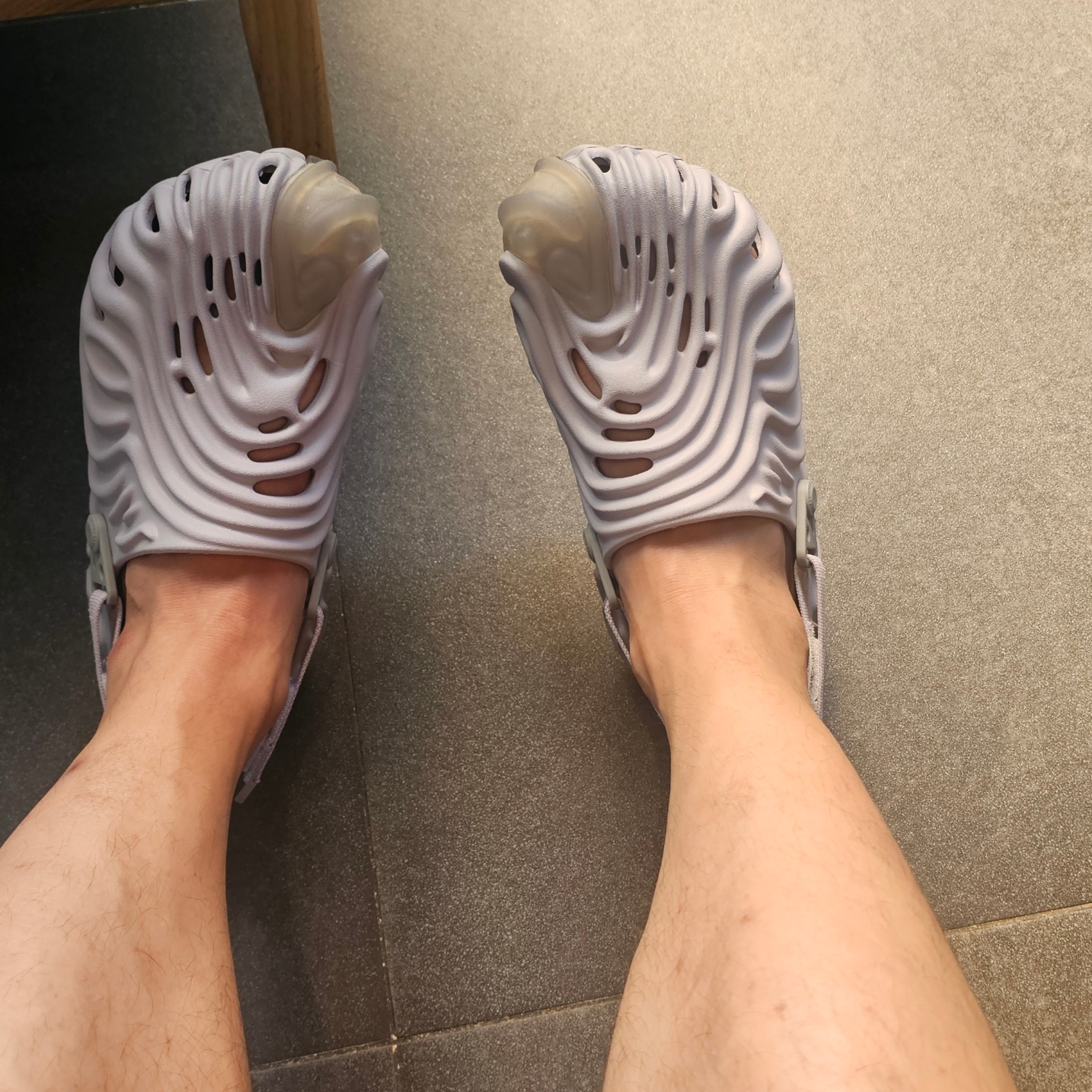 Crocs x Salehe Bembury Pollex Clog Urchin 착용 스타일