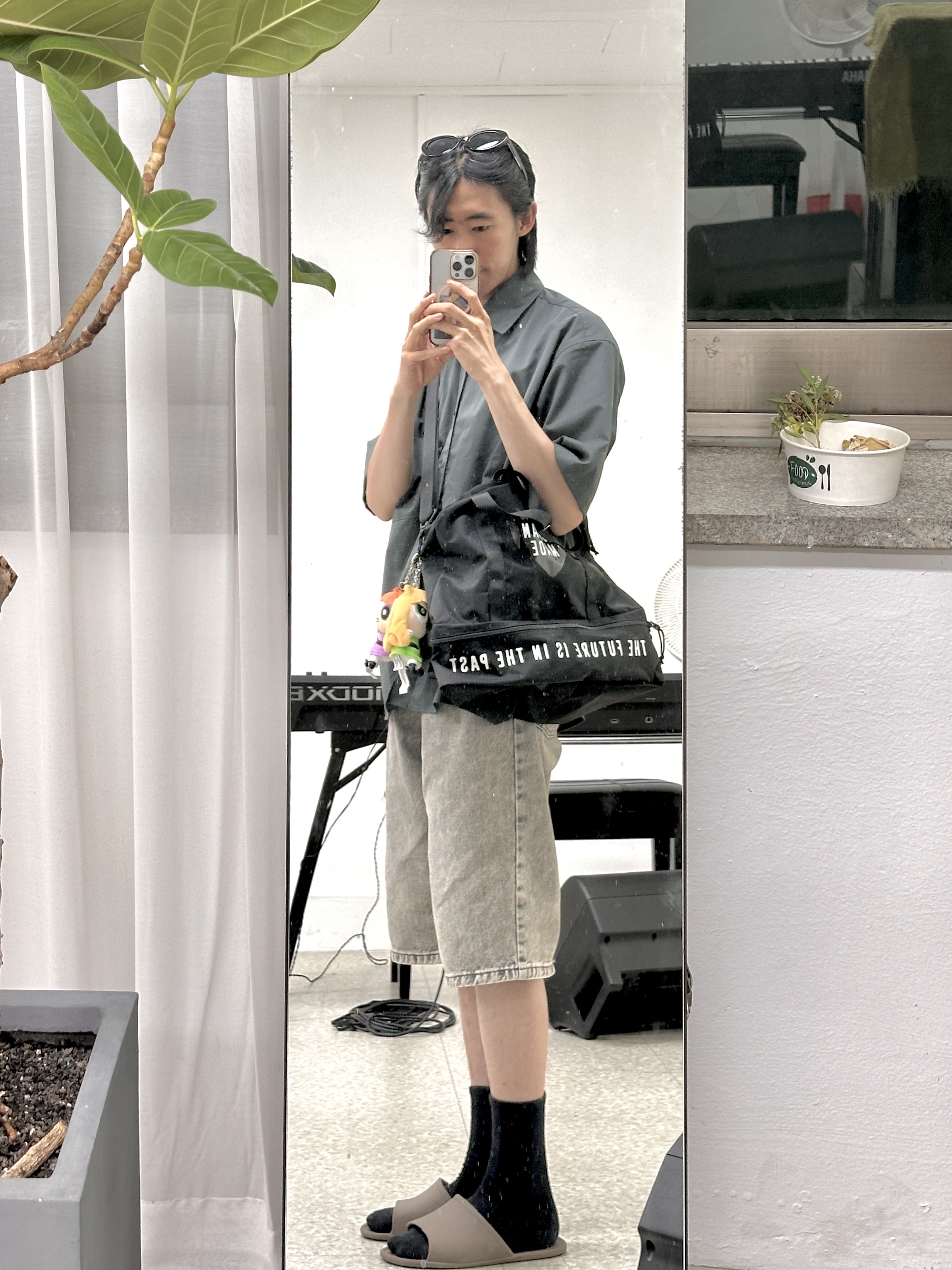 Human Made Boston Bag Black, Newjeans x The Powerpuff Girls Bag Charm Danielle 착용 스타일