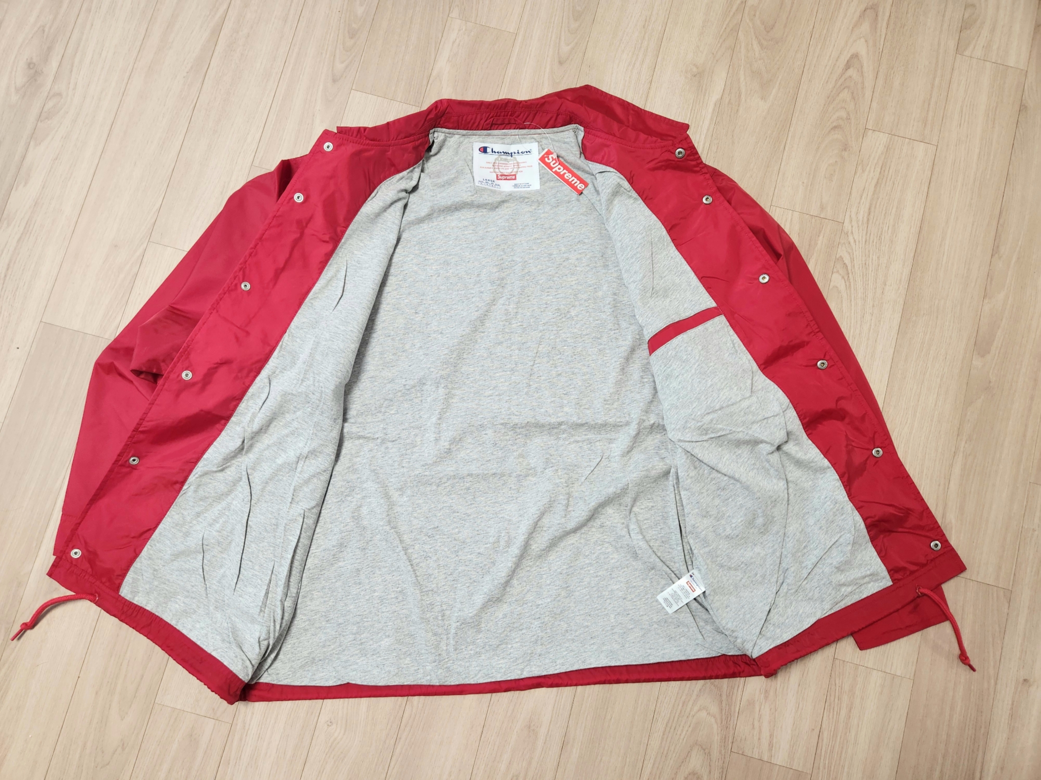 Supreme x Champion Coaches Jacket Red - 24SS 착용 스타일 - 3
