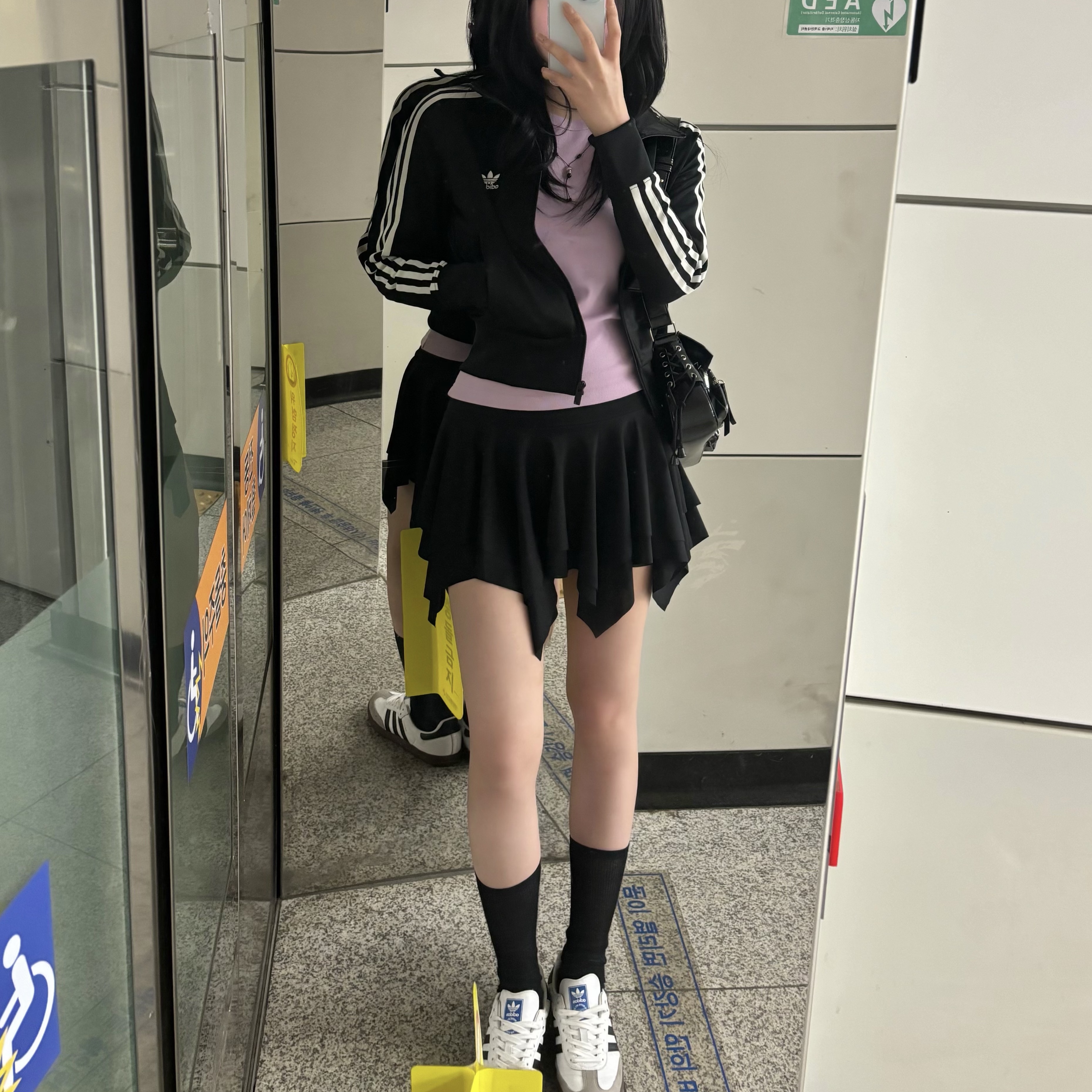 (W) Adidas Adicolor Classic Firebird Track Top Black - KR Sizing, Adidas Samba OG Cloud White 착용 스타일 - 1