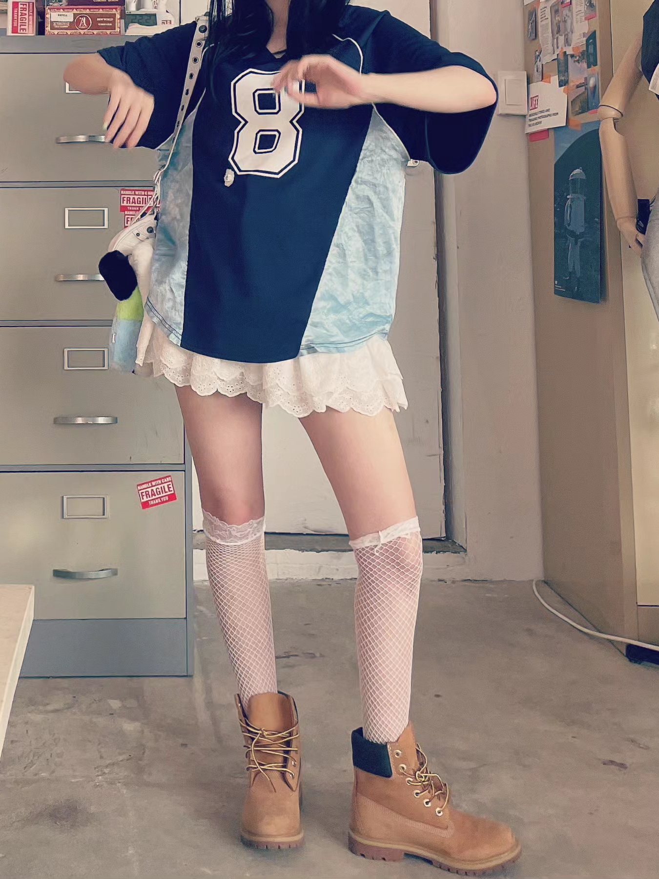 [KREAM 단독] Lelbobrown Oversize Keyring Shinbaram Dr.Ko, Balenciaga Arena Lambskin Le Cagole XS Shoulder Bag White 착용 스타일 - 1