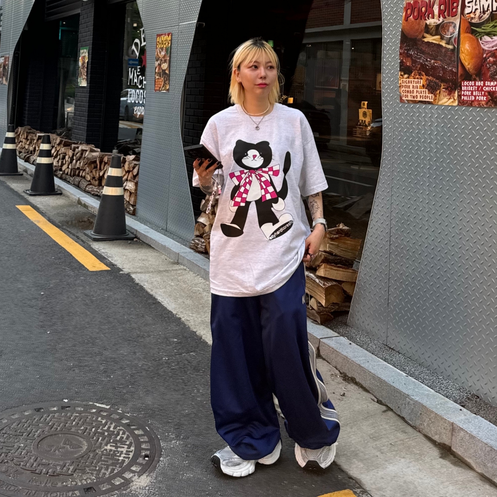 (W) Balenciaga 10XL Sneakers White Grey Silver Black, Needles H.D. Track Pants Poly Smooth Royal 착용 스타일 - 1