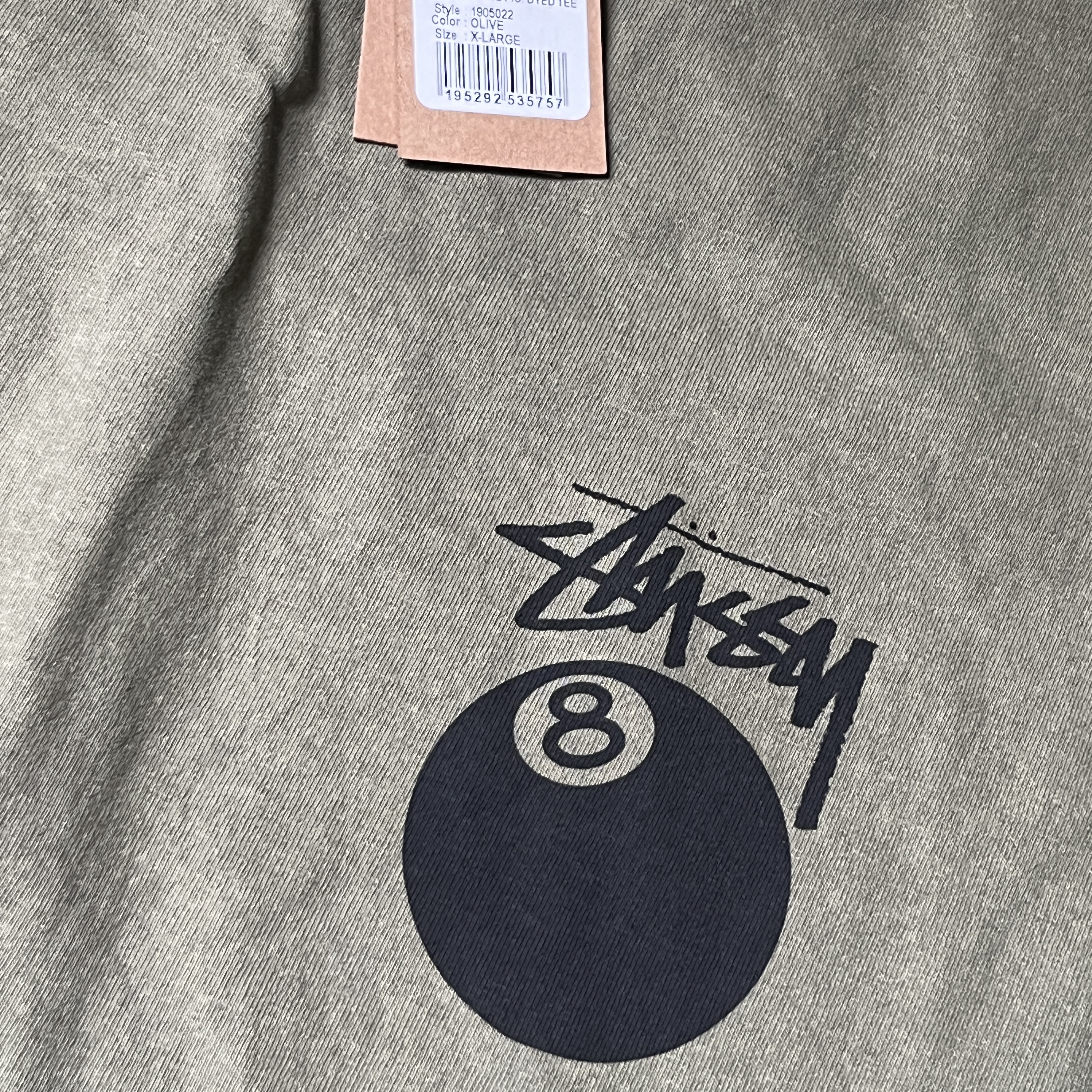 Stussy 8 Ball Pigment Dyed T-Shirt Olive 착용 스타일 - 1