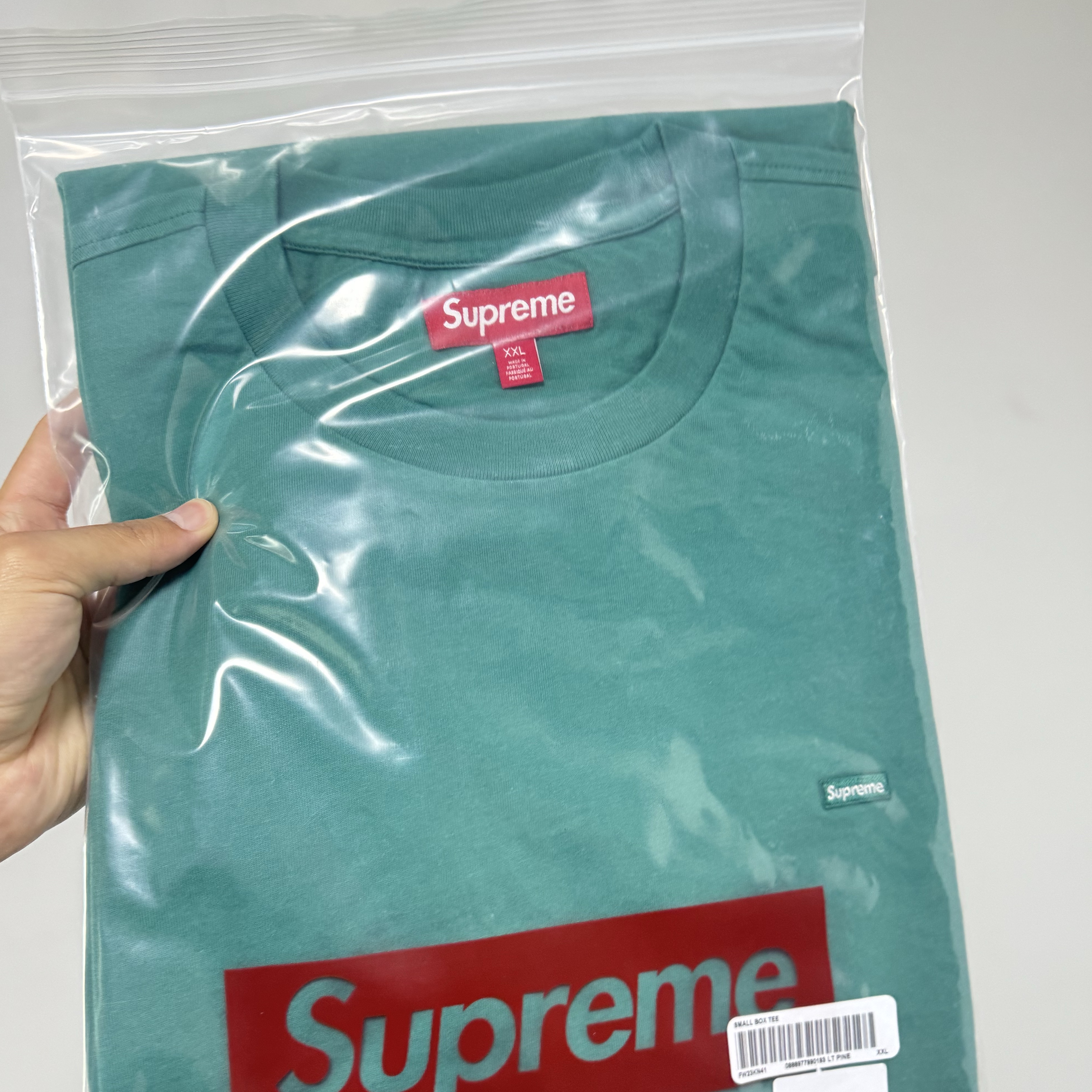 Supreme Small Box T-Shirt Light Pine - 23FW 착용 스타일