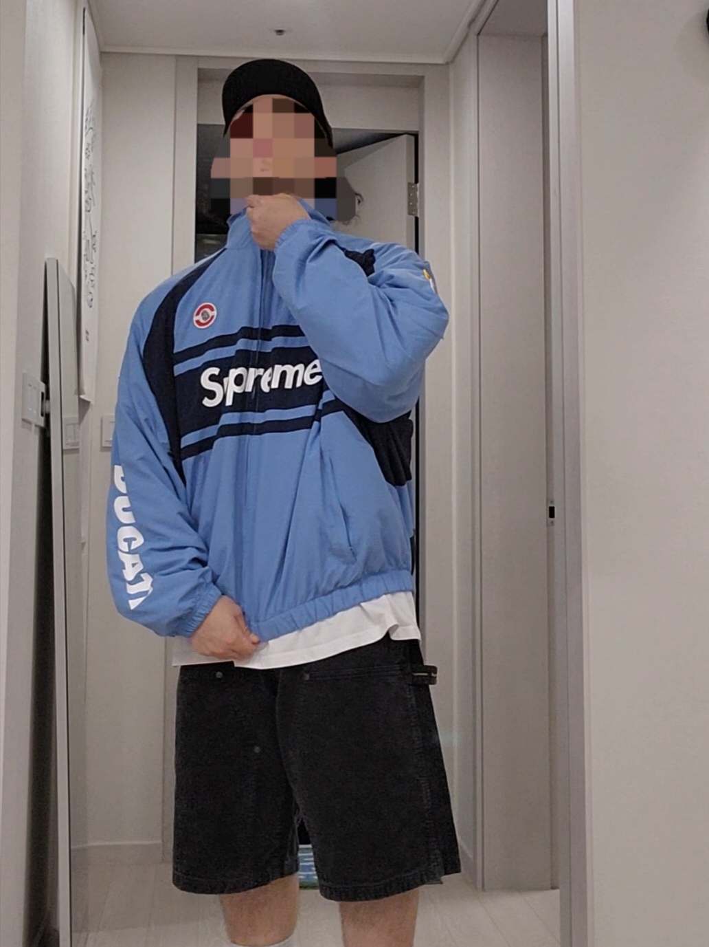 Supreme x Ducati Track Jacket Light Blue - 24SS, Supreme Washed Corduroy Double Knee Painter Short Black - 24SS 착용 스타일 - 3