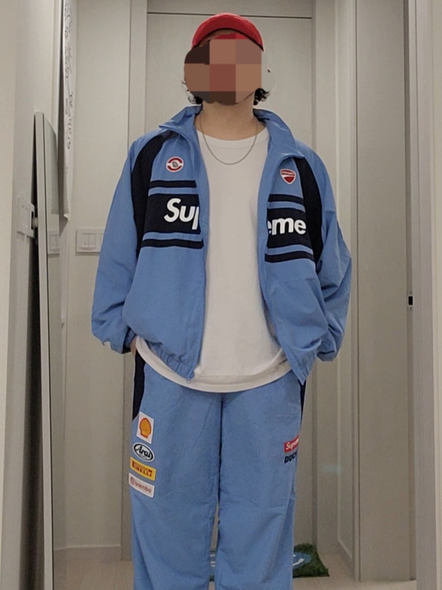 Supreme x Ducati Track Pants Light Blue - 24SS, Supreme x Ducati Track Jacket Light Blue - 24SS 착용 스타일 - 2