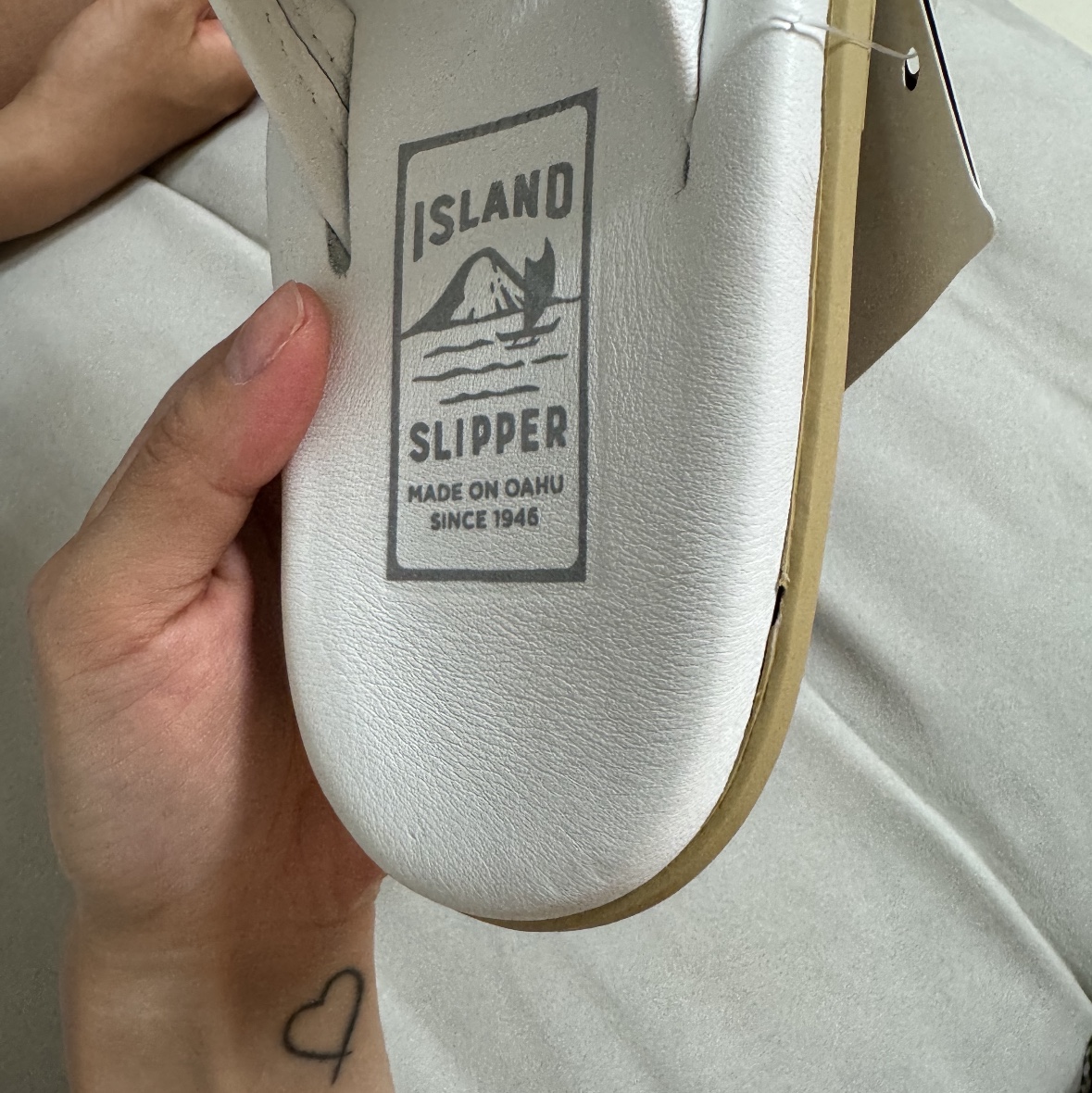 Island Slipper Classic White 착용 스타일 - 1
