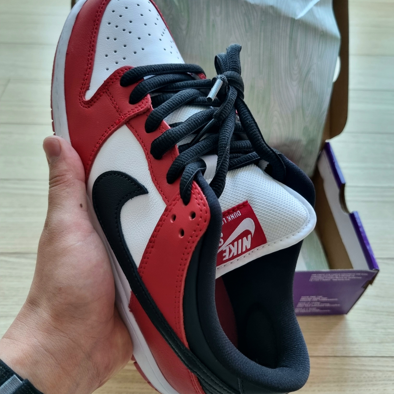 Nike SB Dunk Low Pro Chicago 착용 스타일 - 4