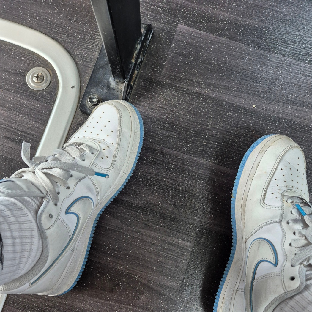 Nike Air Force 1 '07 White University Blue 착용 스타일
