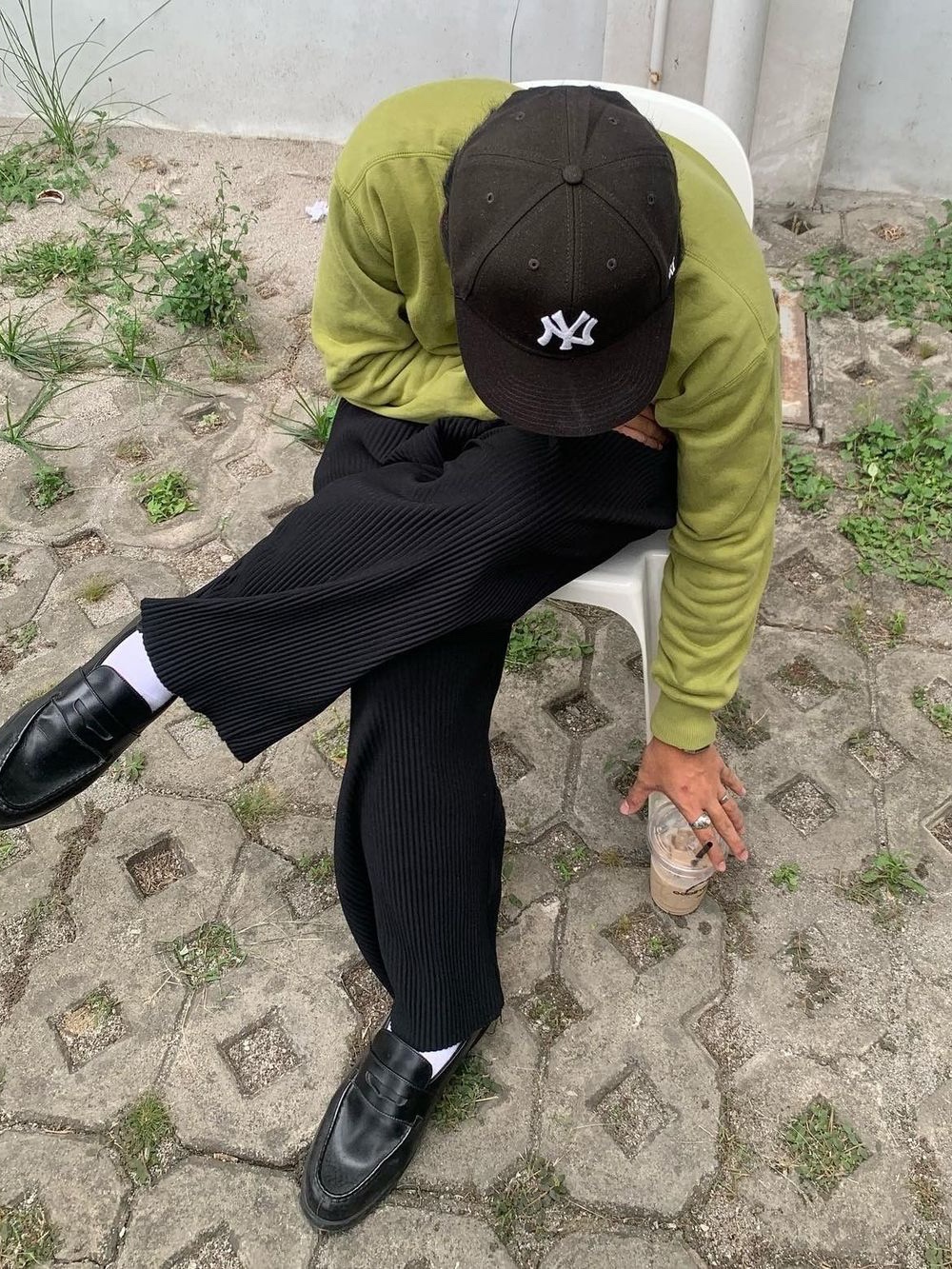 New Era x MoMA New York Yankees Cap Black 착용 스타일 - 5