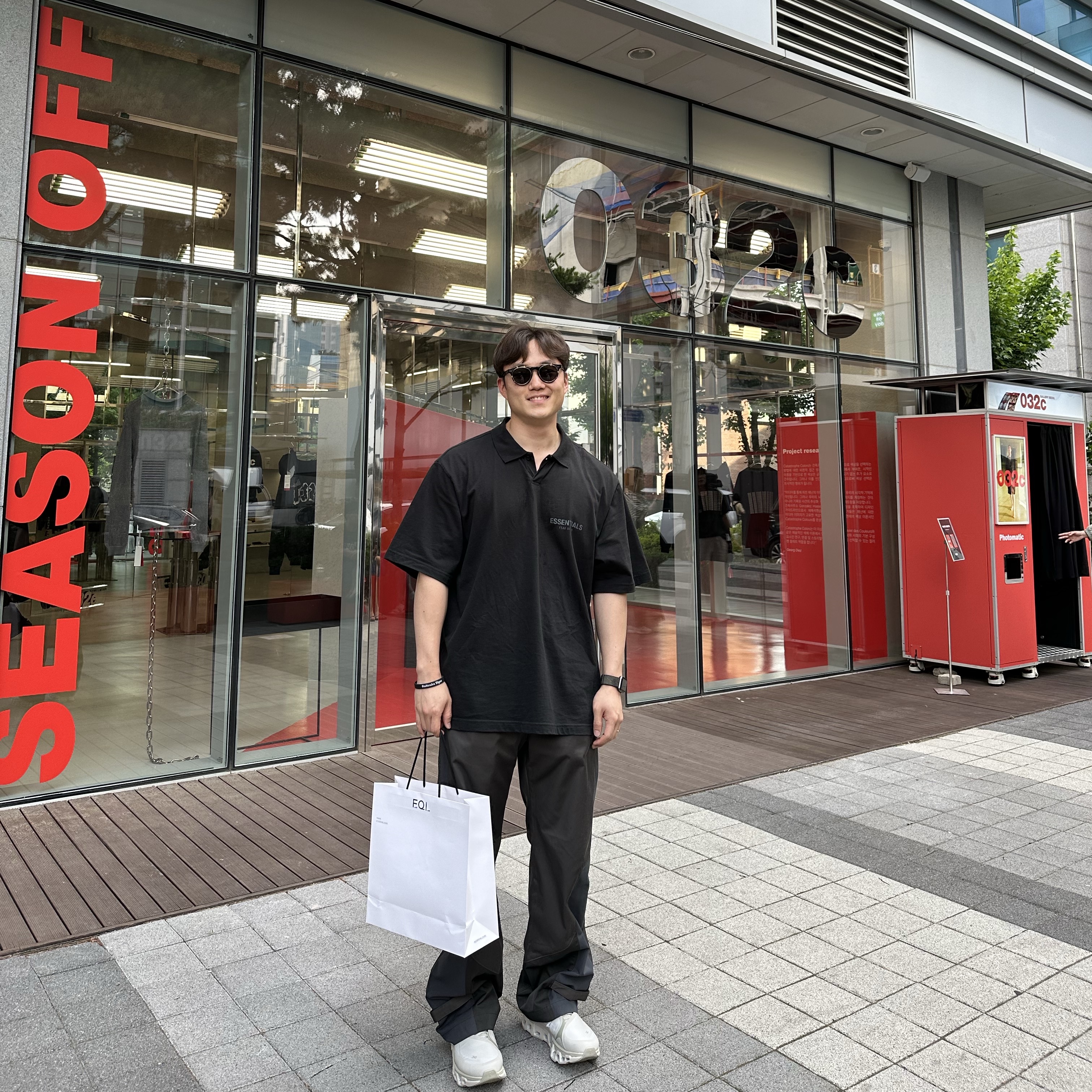 On Running x Post Archive Faction (Paf) Cloudmonster 2 Moondust Chalk, Essentials Short Sleeve Boxy Polo Dark Slate/Stretch Limo/Black - 20SS 착용 스타일 - 1