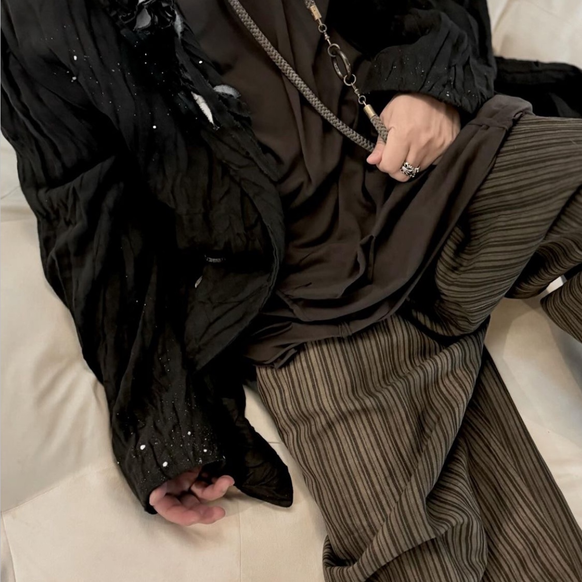 Ziggy Chen Classic Drop Shoulder T-Shirt Brown, Ziggy Chen Wide Leg Long Trousers Brown 착용 스타일