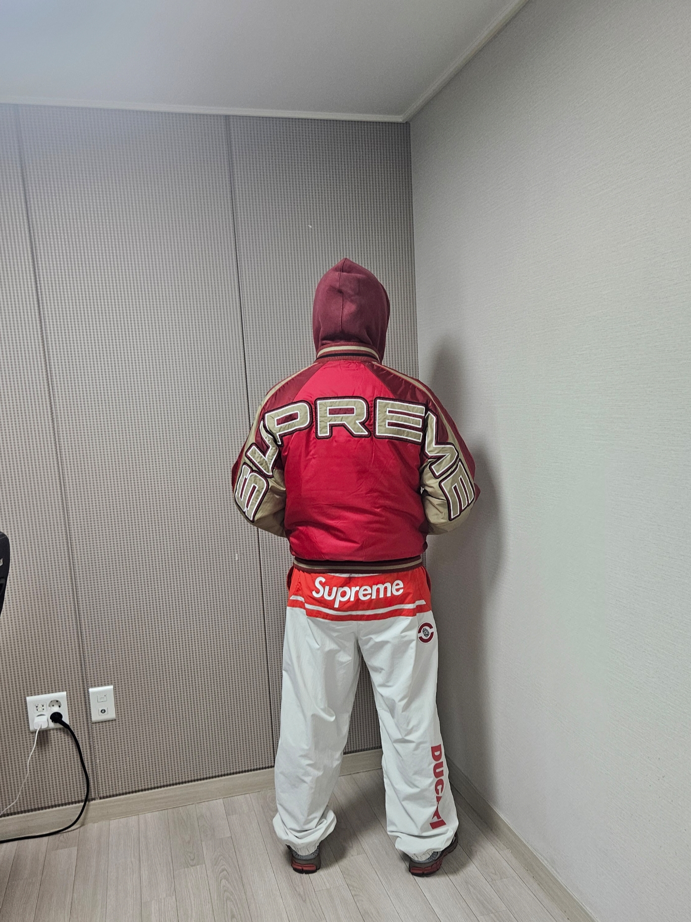 Supreme Hooded Stadium Jacket Red - 24SS, Supreme S Logo Loose Fit Jean Washed Blue - 24SS 착용 스타일 - 7