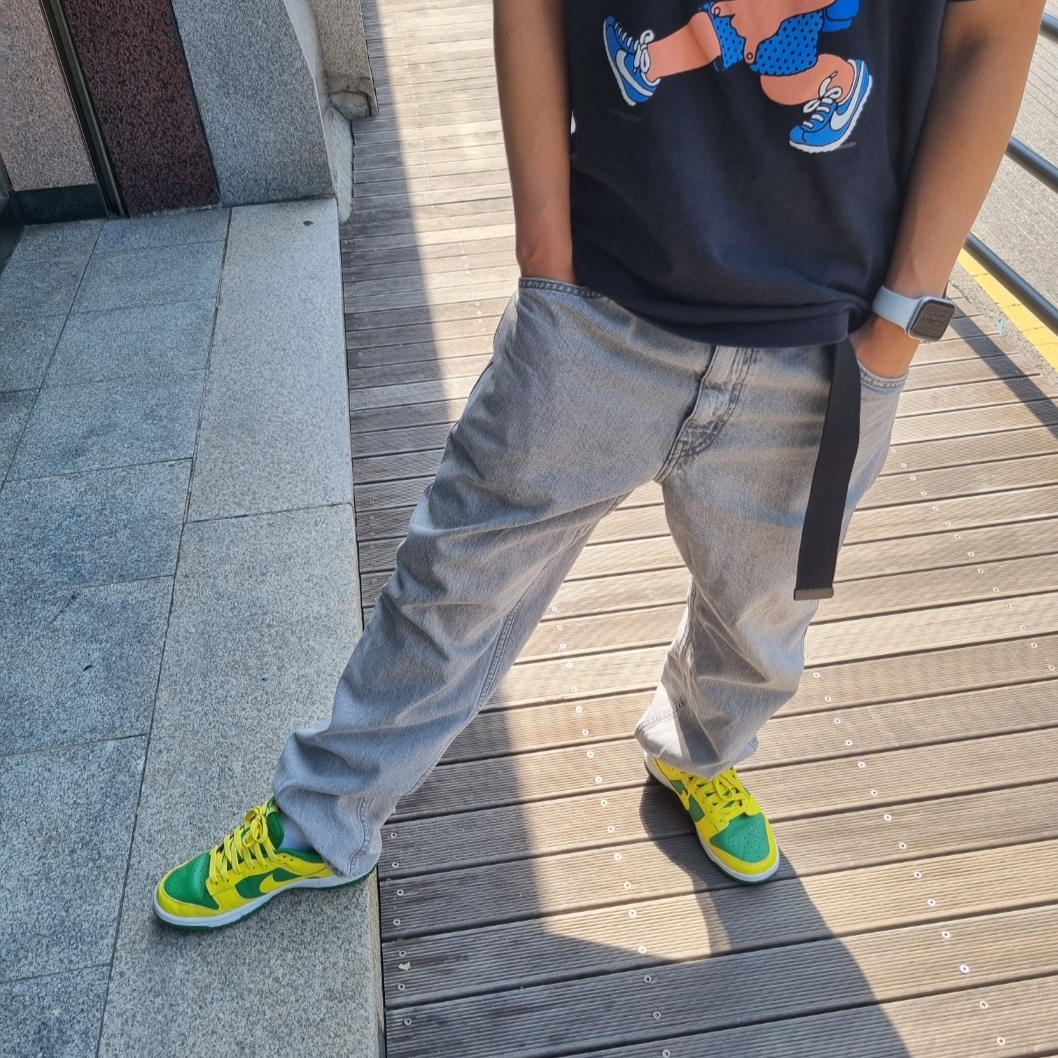 Nike Dunk Low Apple Green and Yellow Strike 착용 스타일