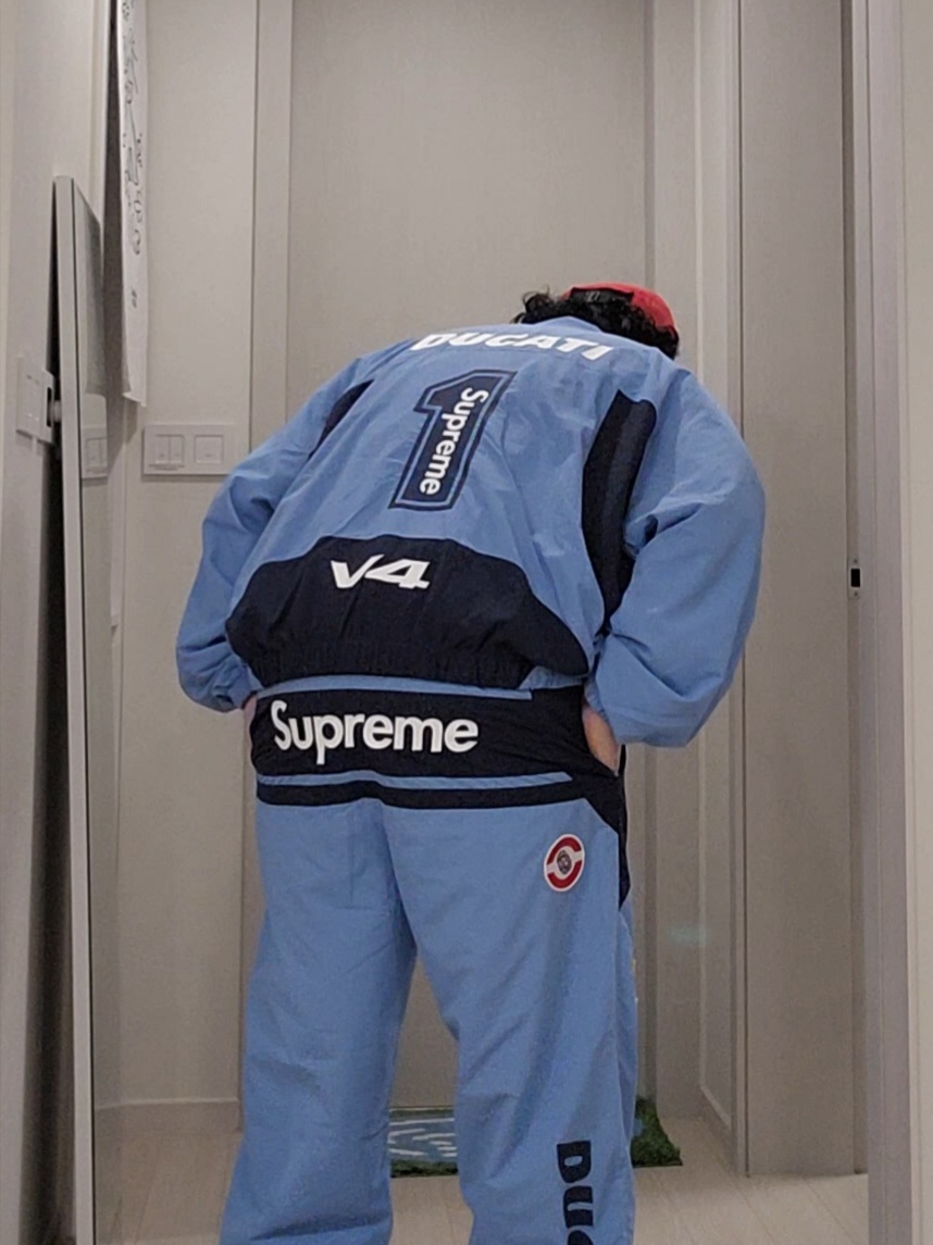 Supreme x Ducati Track Pants Light Blue - 24SS, Supreme x Ducati Track Jacket Light Blue - 24SS 착용 스타일 - 4