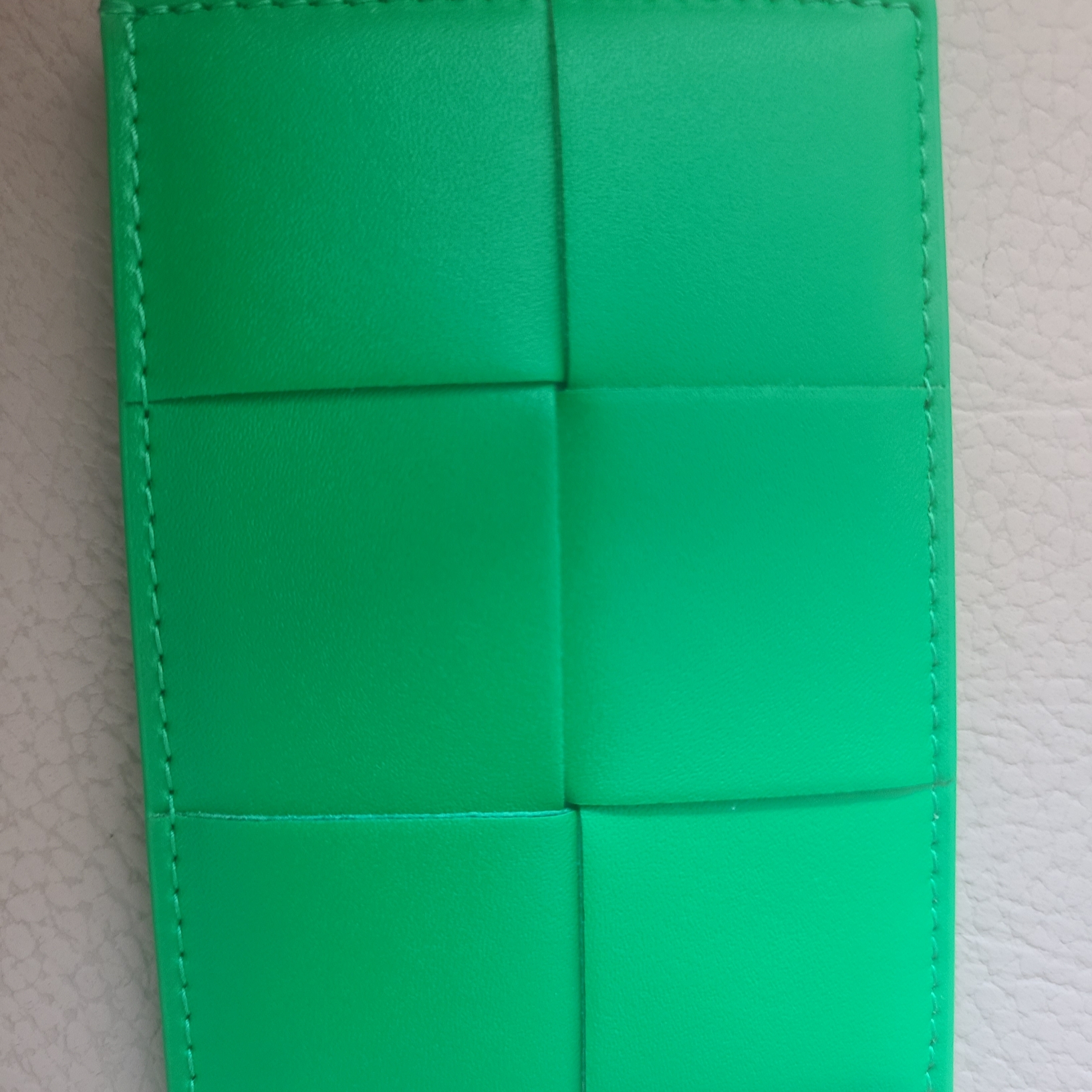 Bottega Veneta Credit Card Case Calfskin Parakeet 착용 스타일 - 1