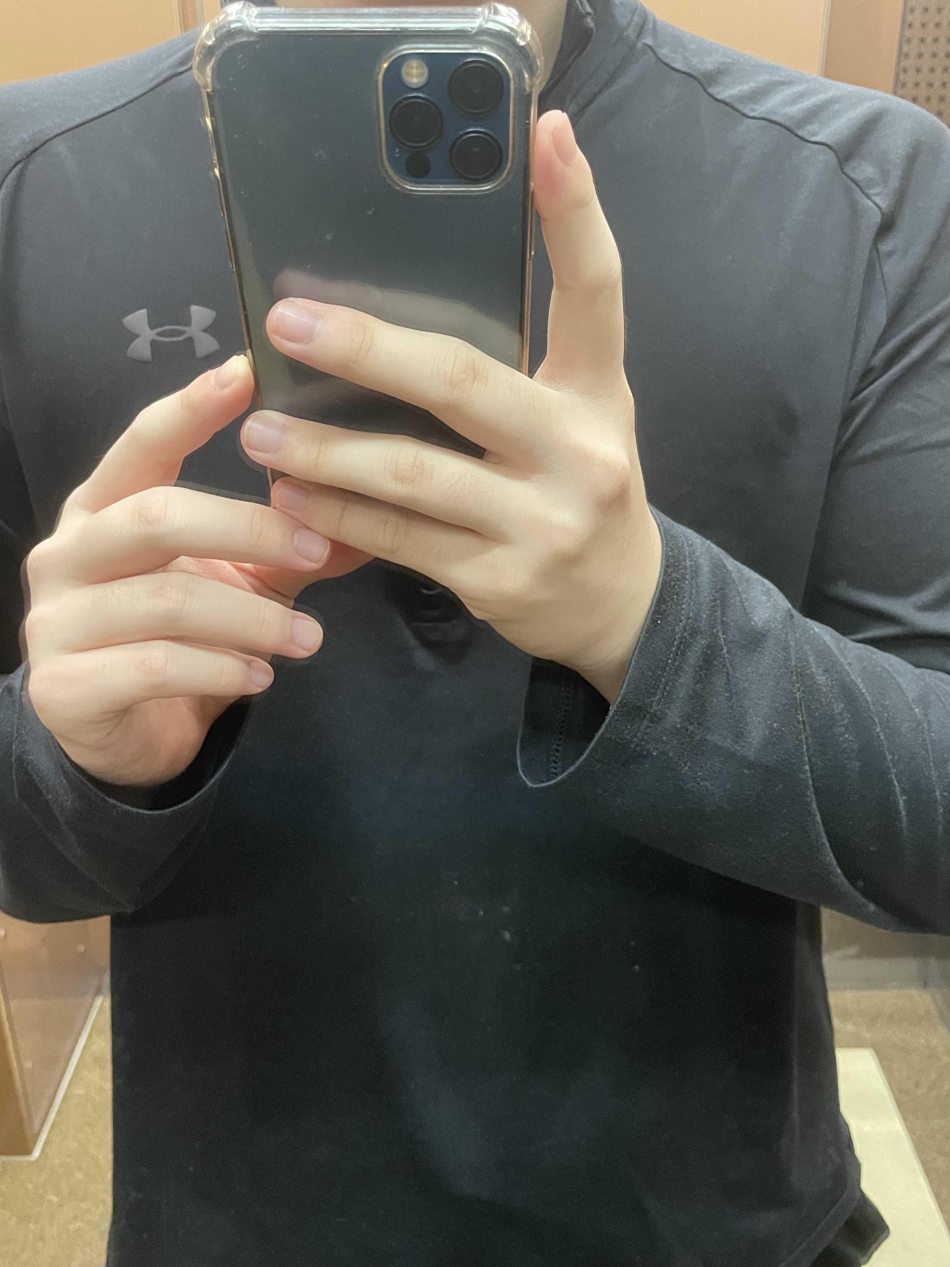 Under Armour Tech Half Zip Long Sleeve Black Charcoal 착용 스타일