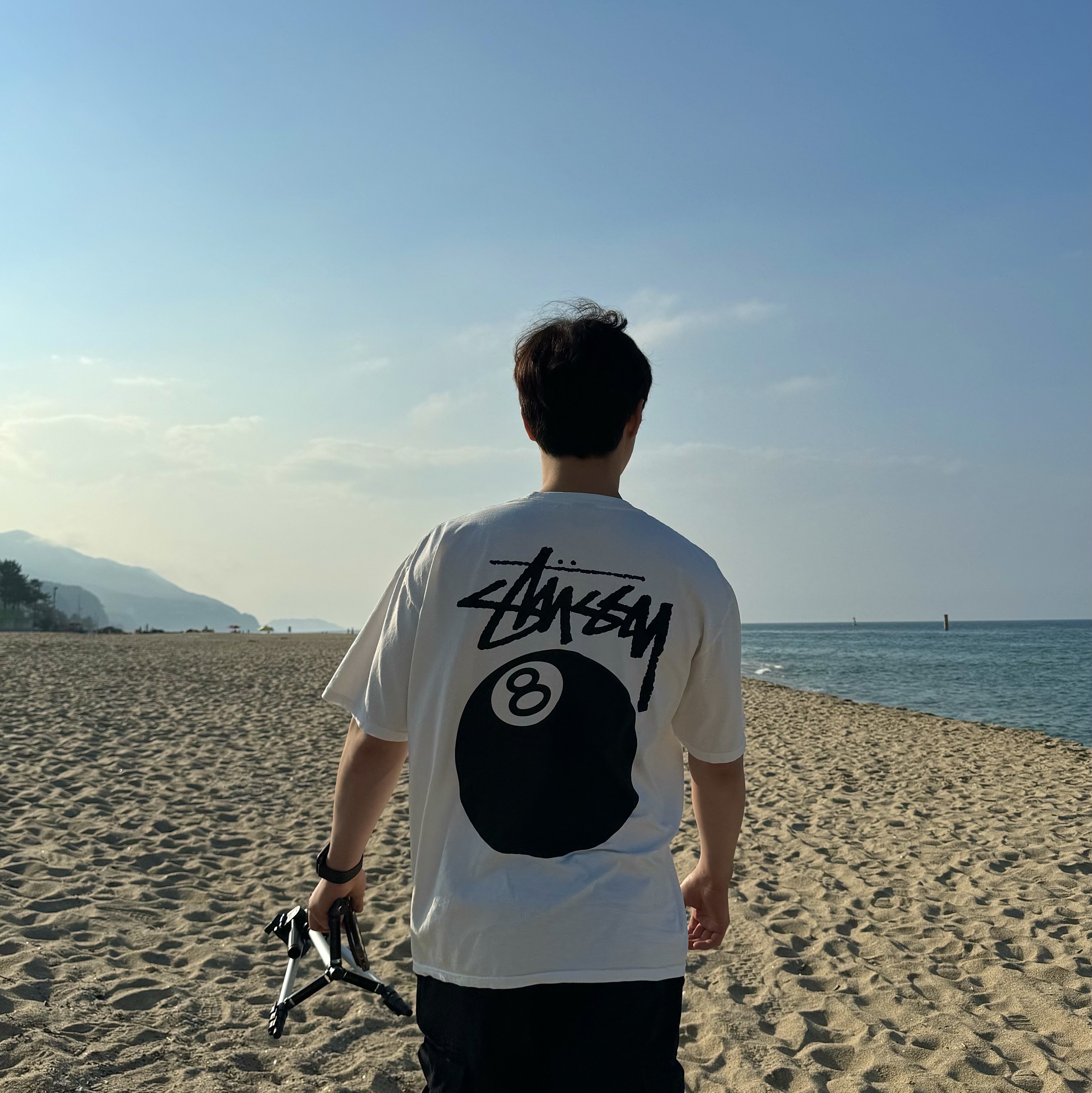 Stussy 8 Ball Pigment Dyed T-Shirt Natural 착용 스타일 - 3