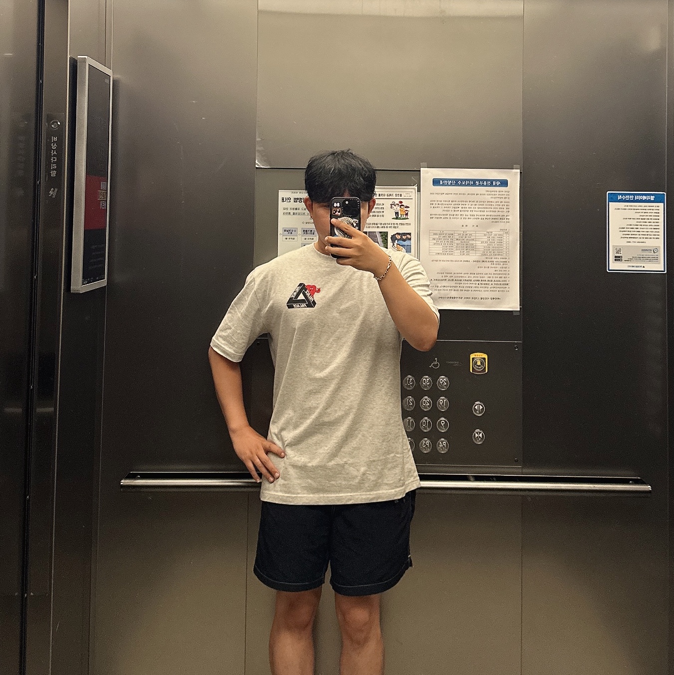 Palace Tri-Hearts T-Shirt Grey Marl - 24SS 착용 스타일