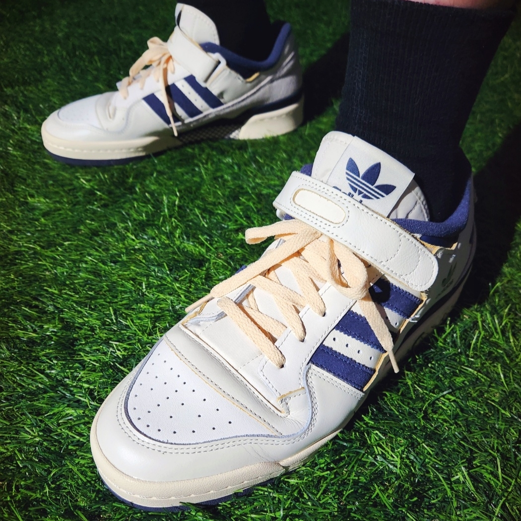 Juun.J Signature Cotton Twill Ballcap Black, Adidas Forum 84 Low Off White Shadow Navy 착용 스타일 - 5