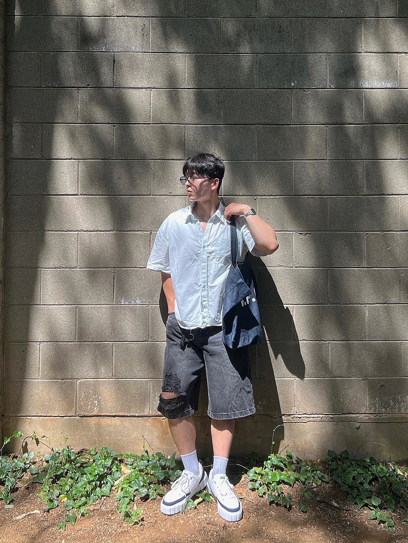 Casio A-158WA-1, A.P.C. Daniela Shopping Bag Indigo 착용 스타일 - 3