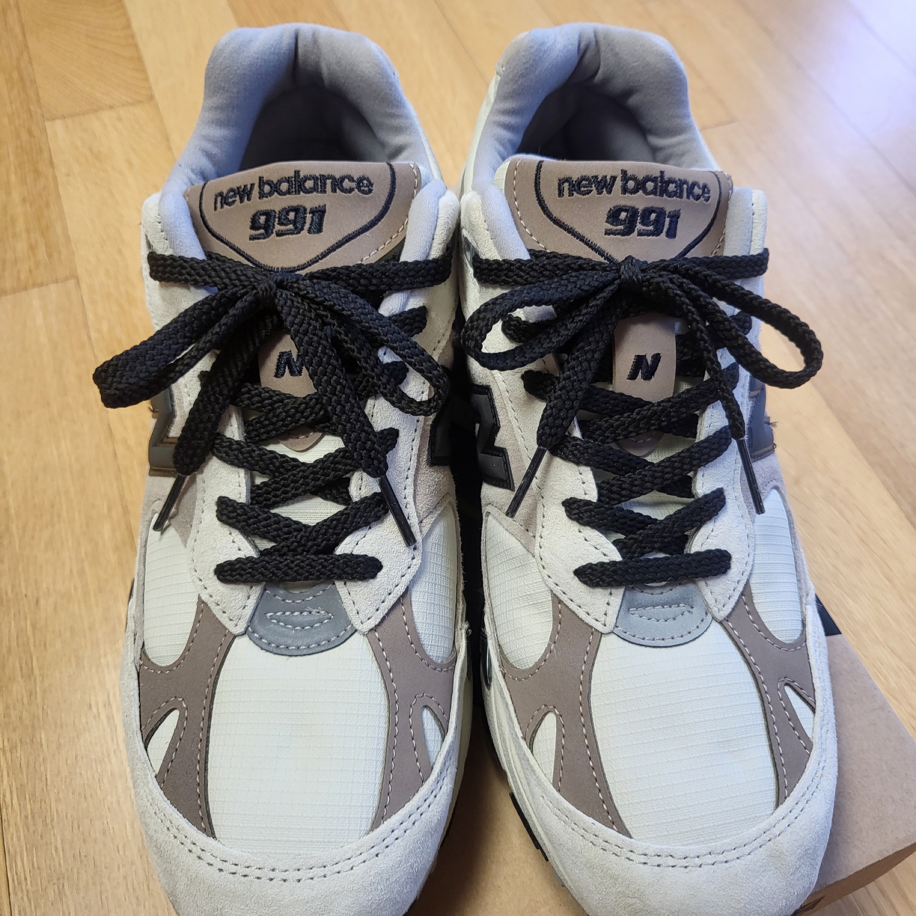New Balance 990v2 Made in USA Marblehead Incense, New Balance 991 Made in UK Finale Pale Khaki Silver Mink 착용 스타일 - 6