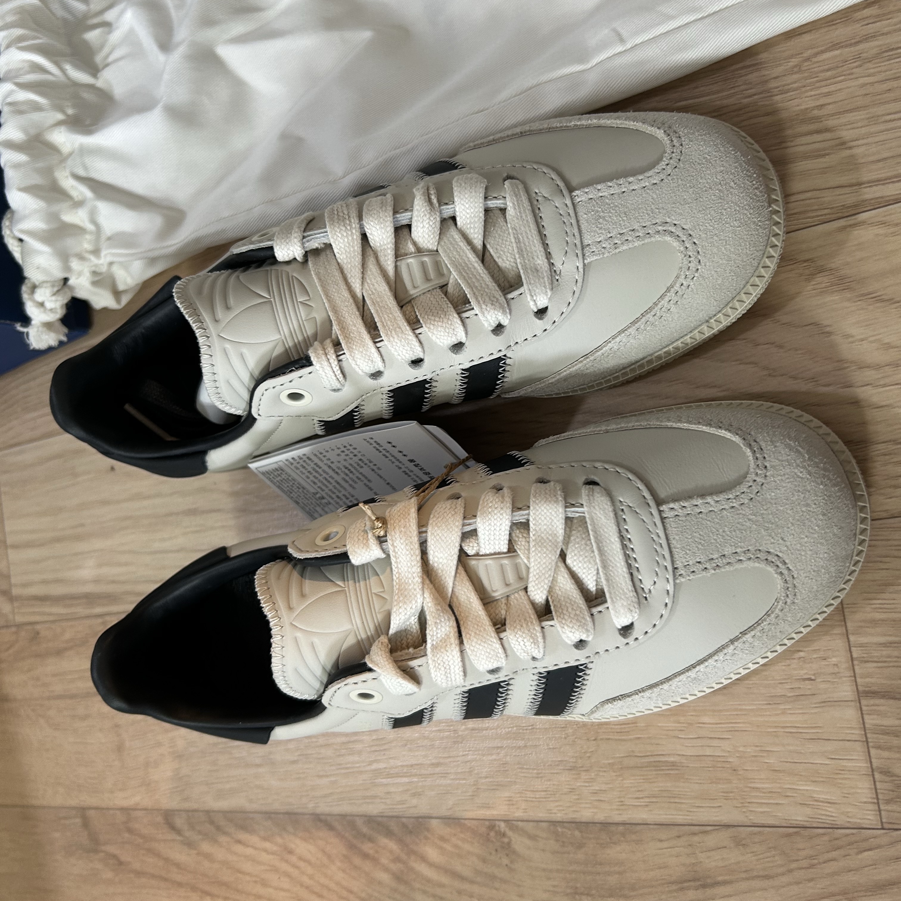 Adidas x Pharrell Williams Humanrace Samba Core Black 착용 스타일