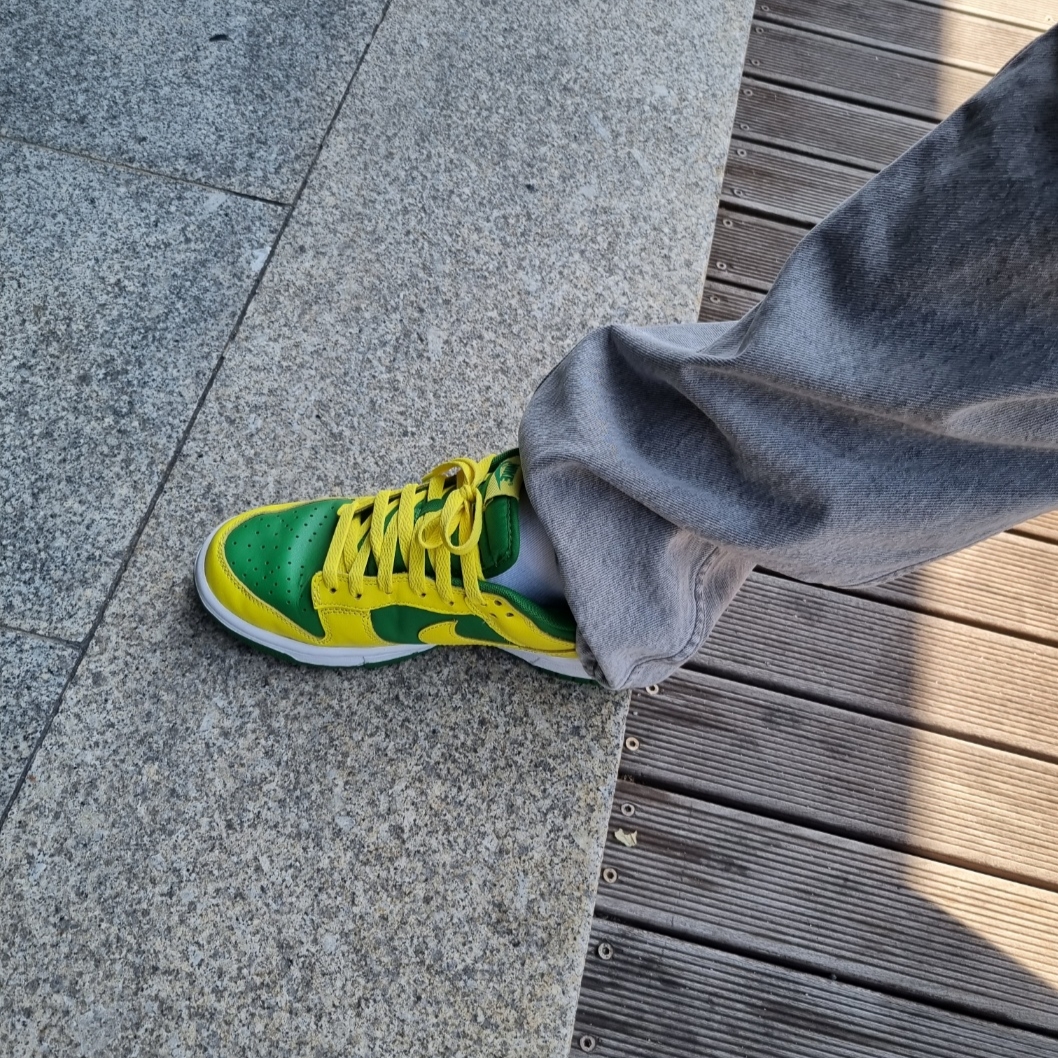Nike Dunk Low Apple Green and Yellow Strike 착용 스타일