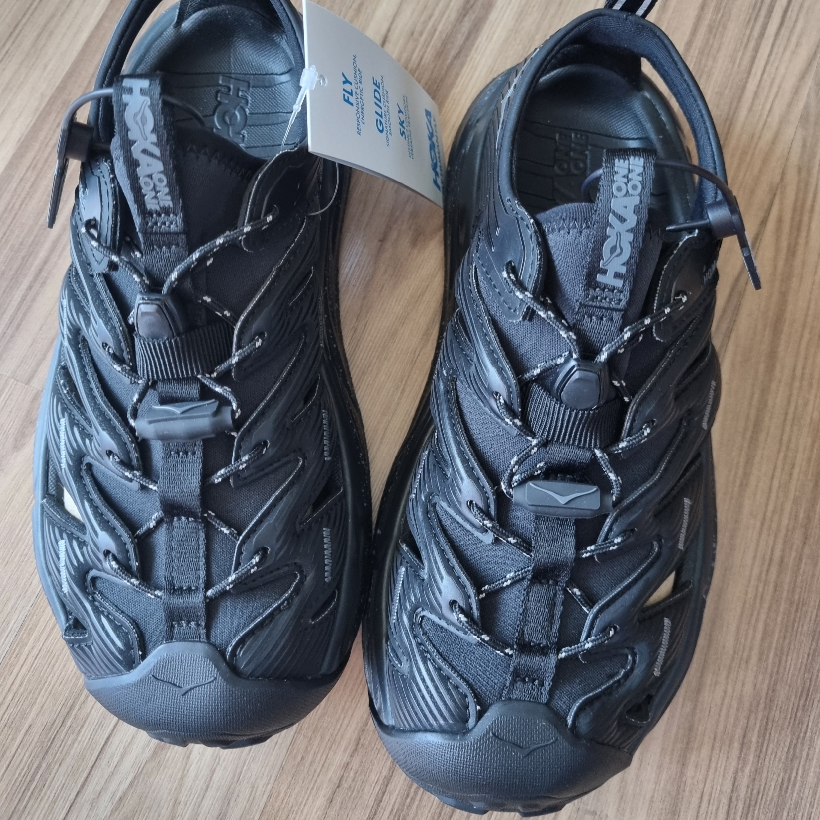 Hoka Hopara Black Castle Rock 착용 스타일