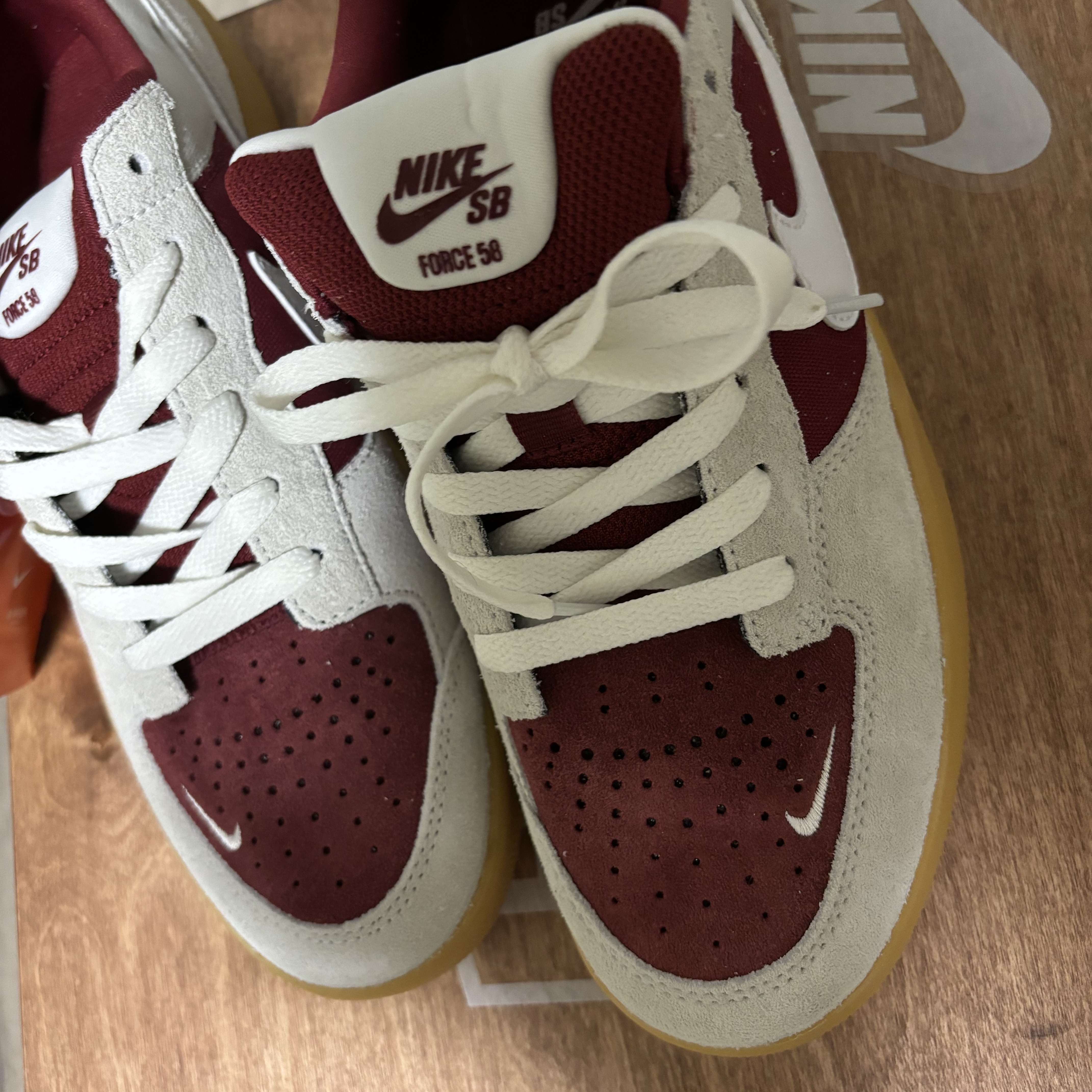 Nike SB Force 58 Team Red Summit White 착용 스타일