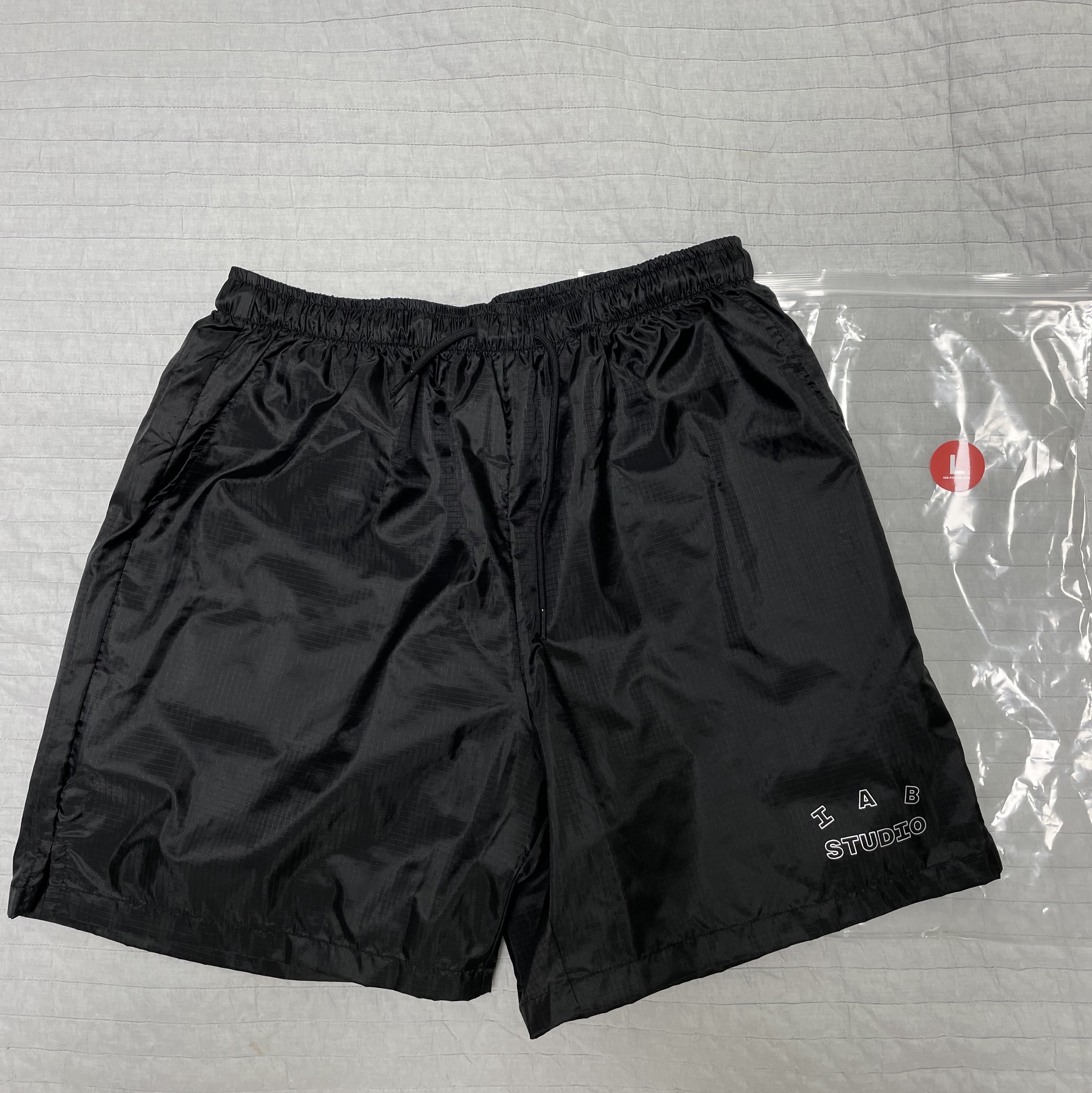 IAB Studio Ripstop Shorts Black 착용 스타일