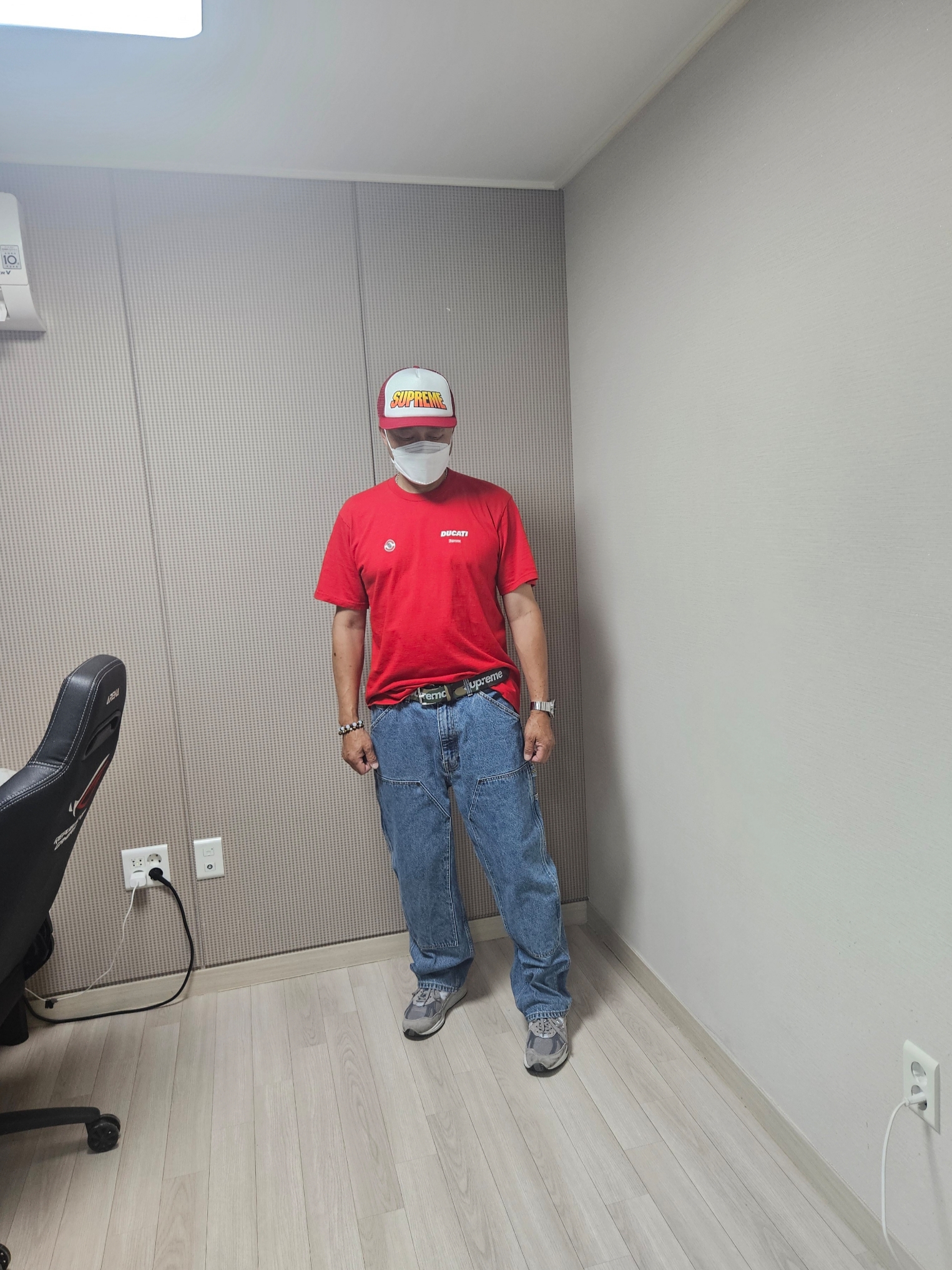 Supreme x Ducati Logos T-Shirt Red - 24SS, Supreme Double Knee Painter Pant Washed Indigo - 24SS 착용 스타일 - 2