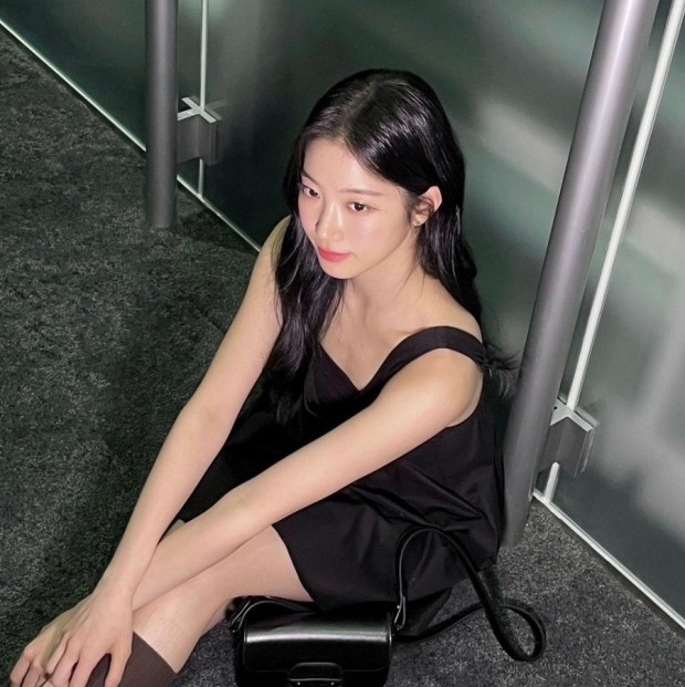 (W) Zara Poplin Mini Dress Black 착용 스타일 - 2