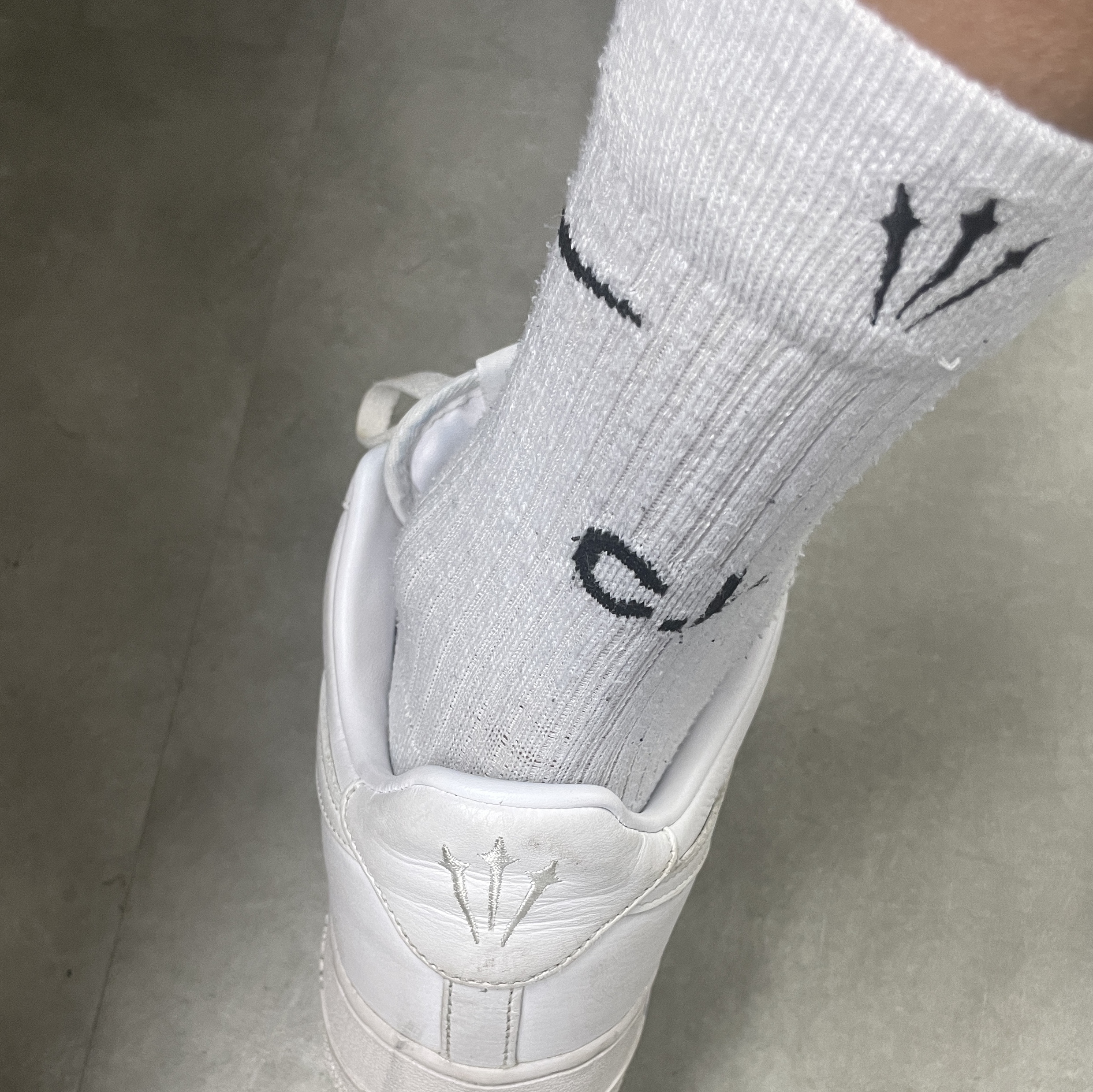Nike x Drake Nocta Socks White (3 Pack), Nike x Drake Nocta Air Force 1 Low SP Certified Lover Boy White 착용 스타일