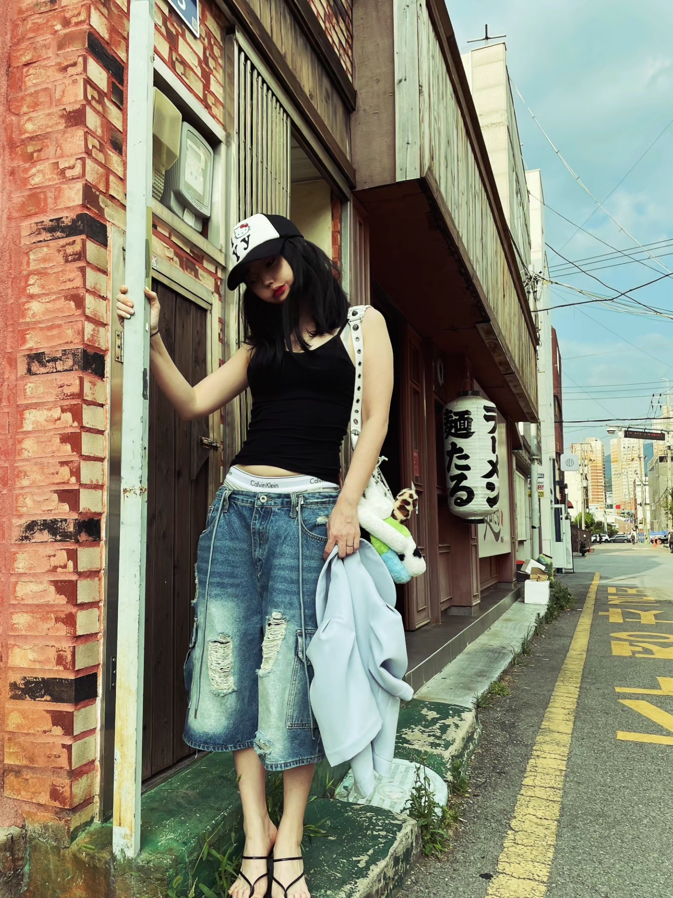 Open Yy x Hello Kitty Trucker Cap Black, [KREAM 단독] Lelbobrown Oversize Keyring Shinbaram Dr.Ko 착용 스타일 - 1