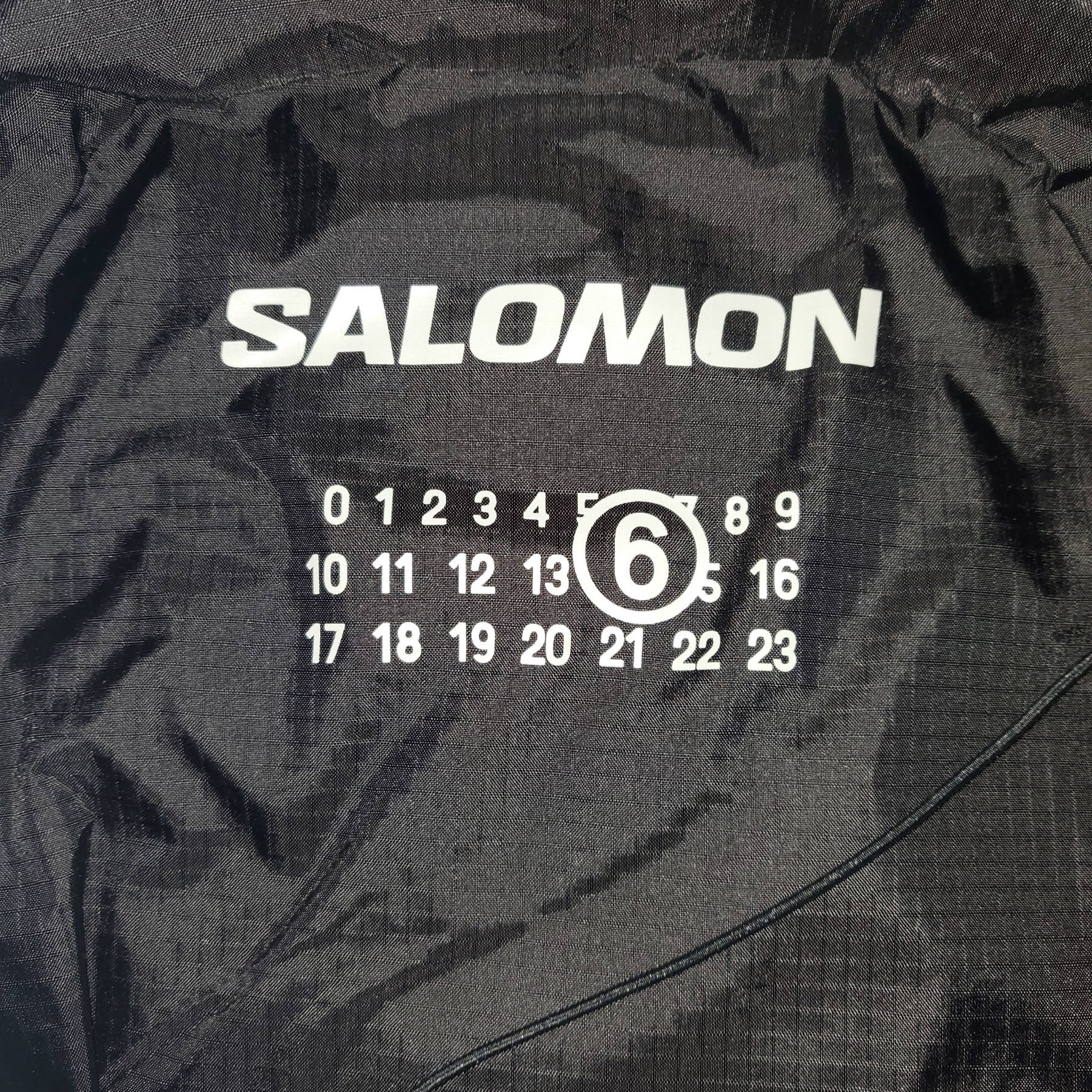 Salomon x MM6 Maison Margiela XT-15 Black 착용 스타일 - 2